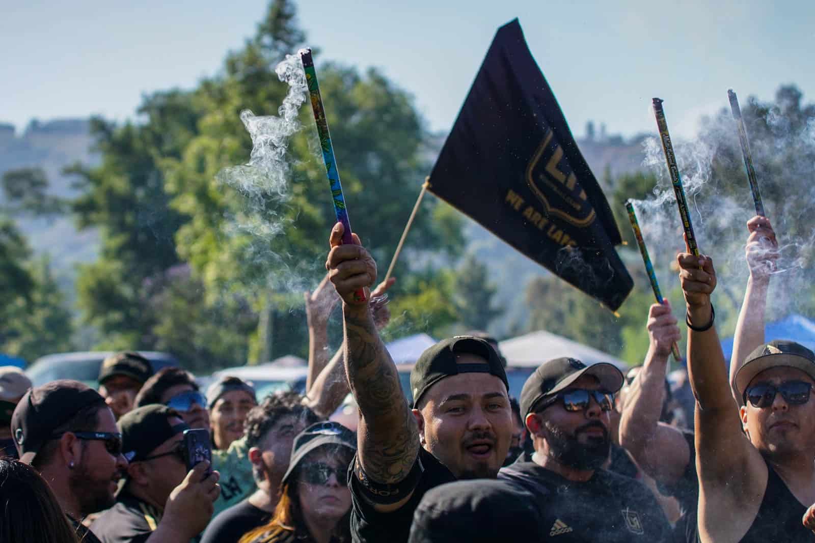 Spektakel bij de derby van LA; Amerikaanse ultras in topvorm
