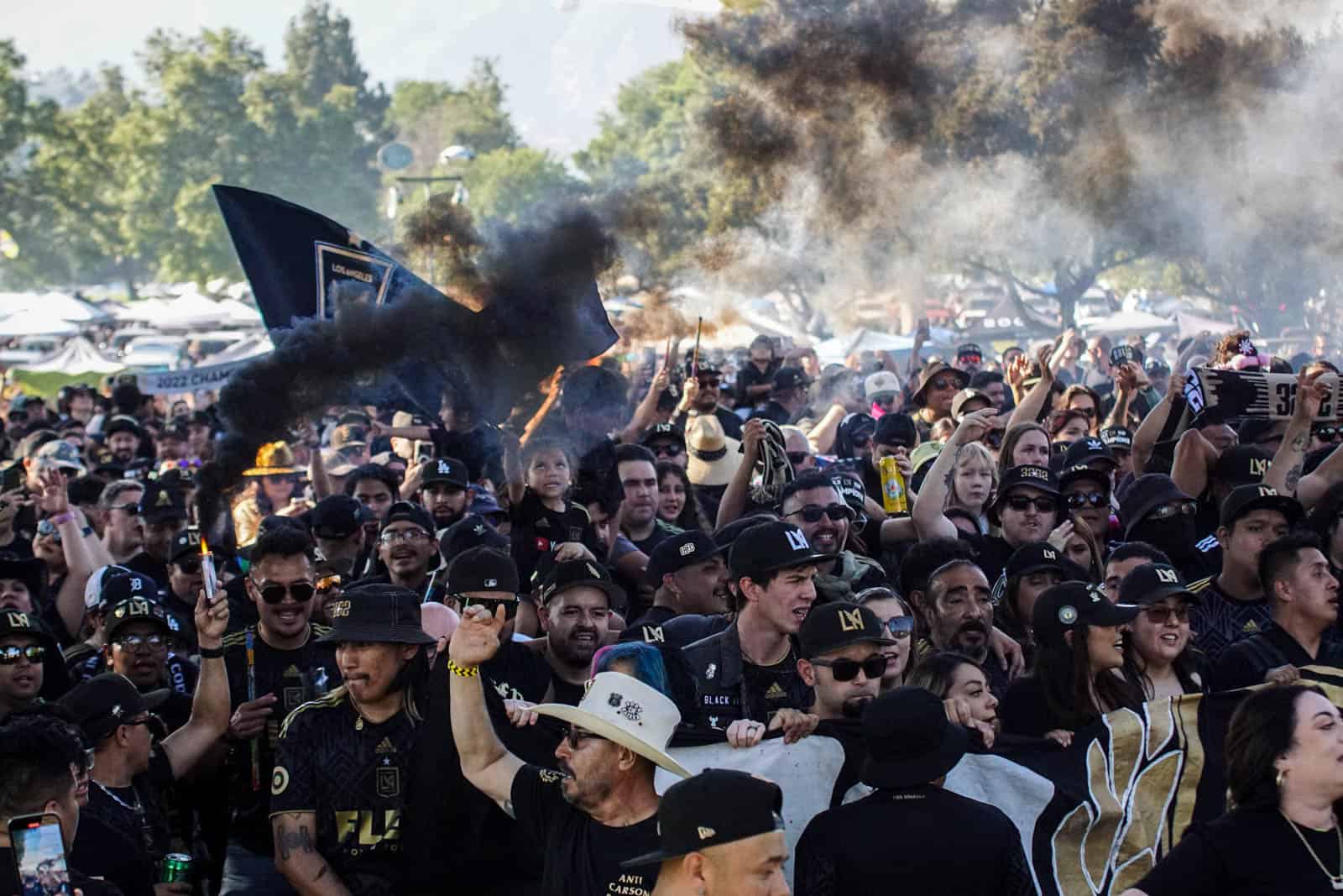 Spektakel bij de derby van LA; Amerikaanse ultras in topvorm