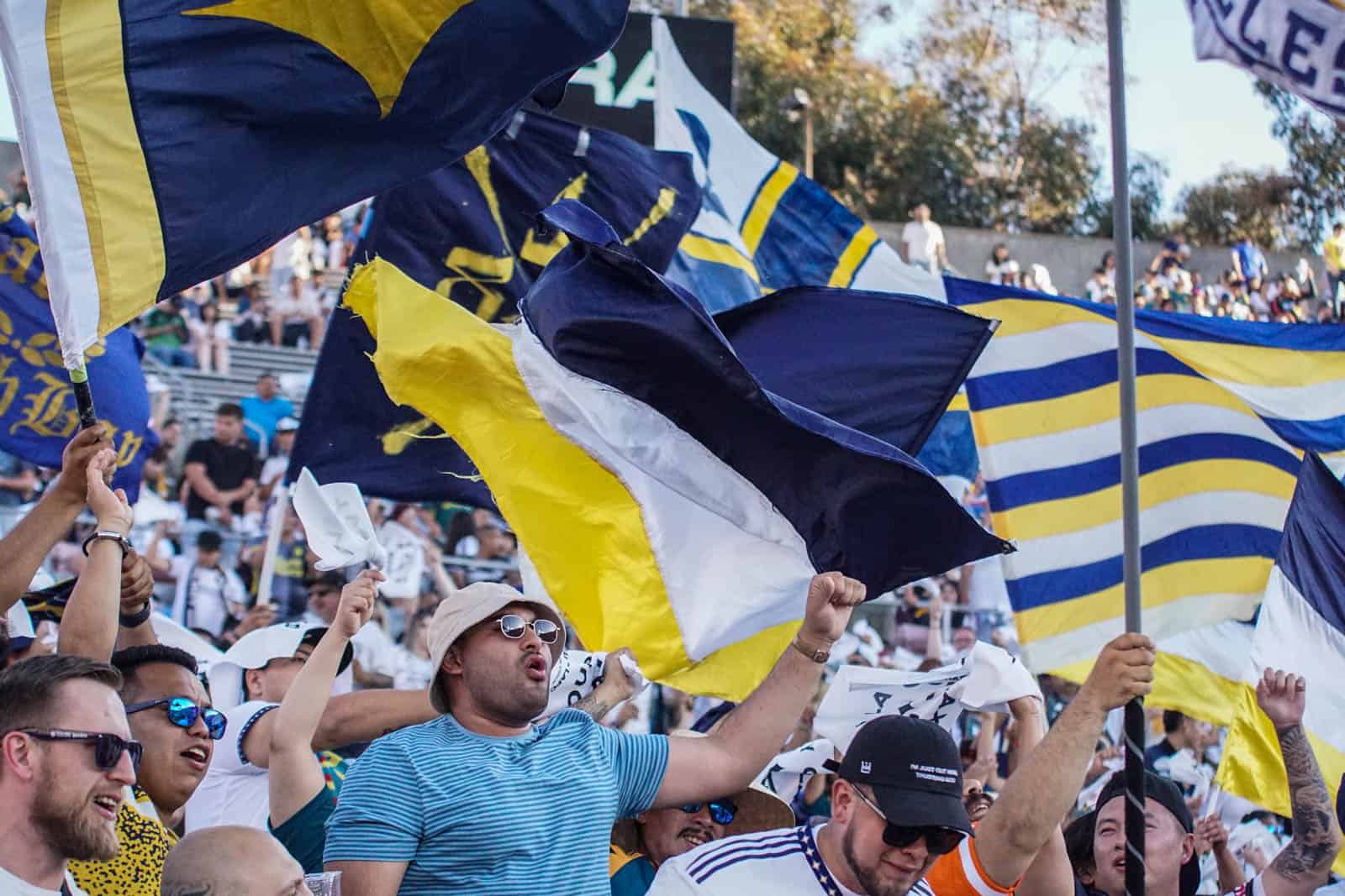 Spektakel bij de derby van LA; Amerikaanse ultras in topvorm