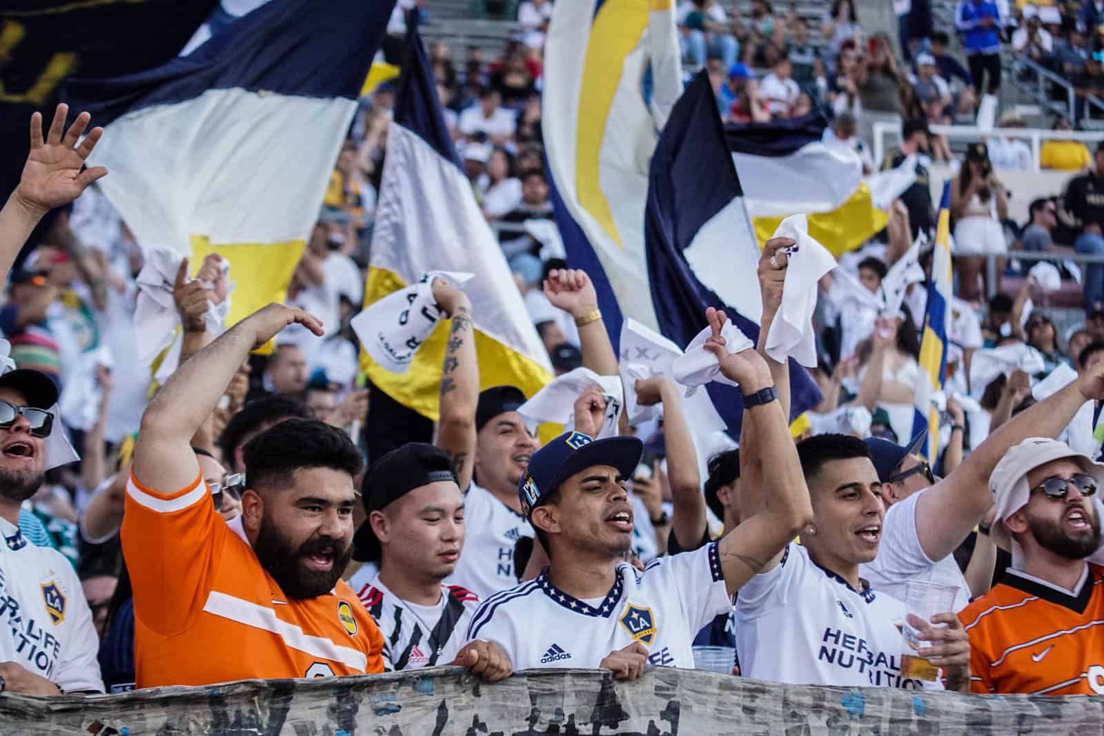 Spektakel bij de derby van LA; Amerikaanse ultras in topvorm