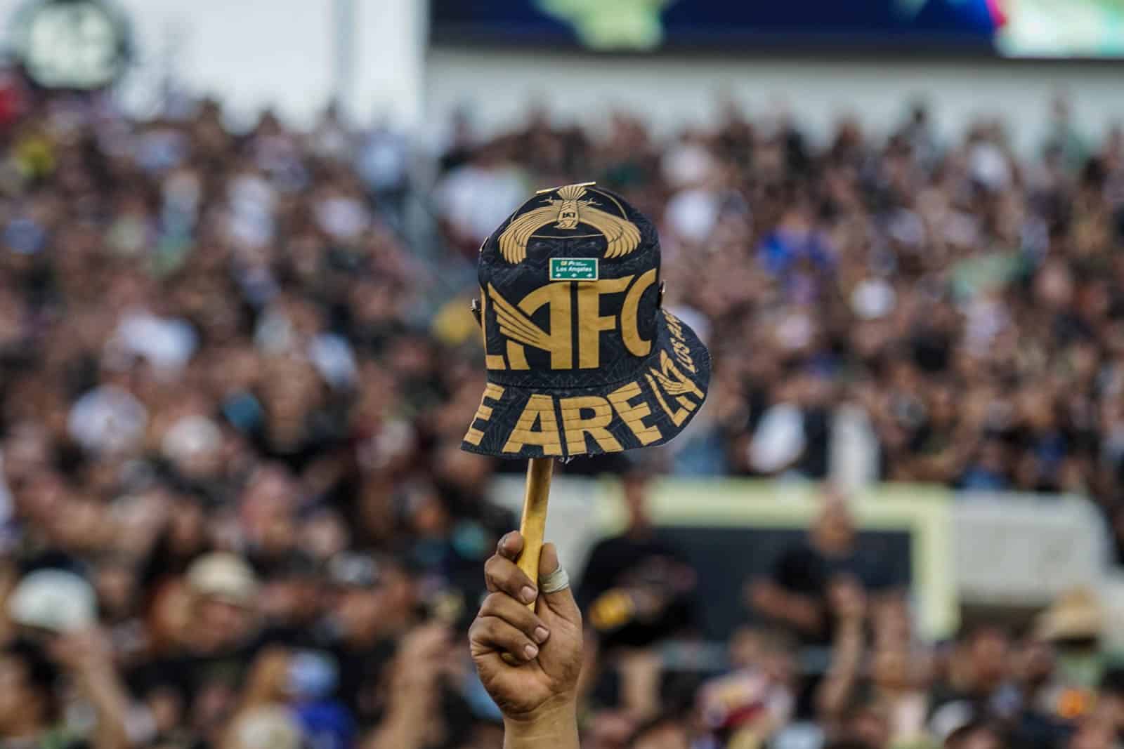 Spektakel bij de derby van LA; Amerikaanse ultras in topvorm