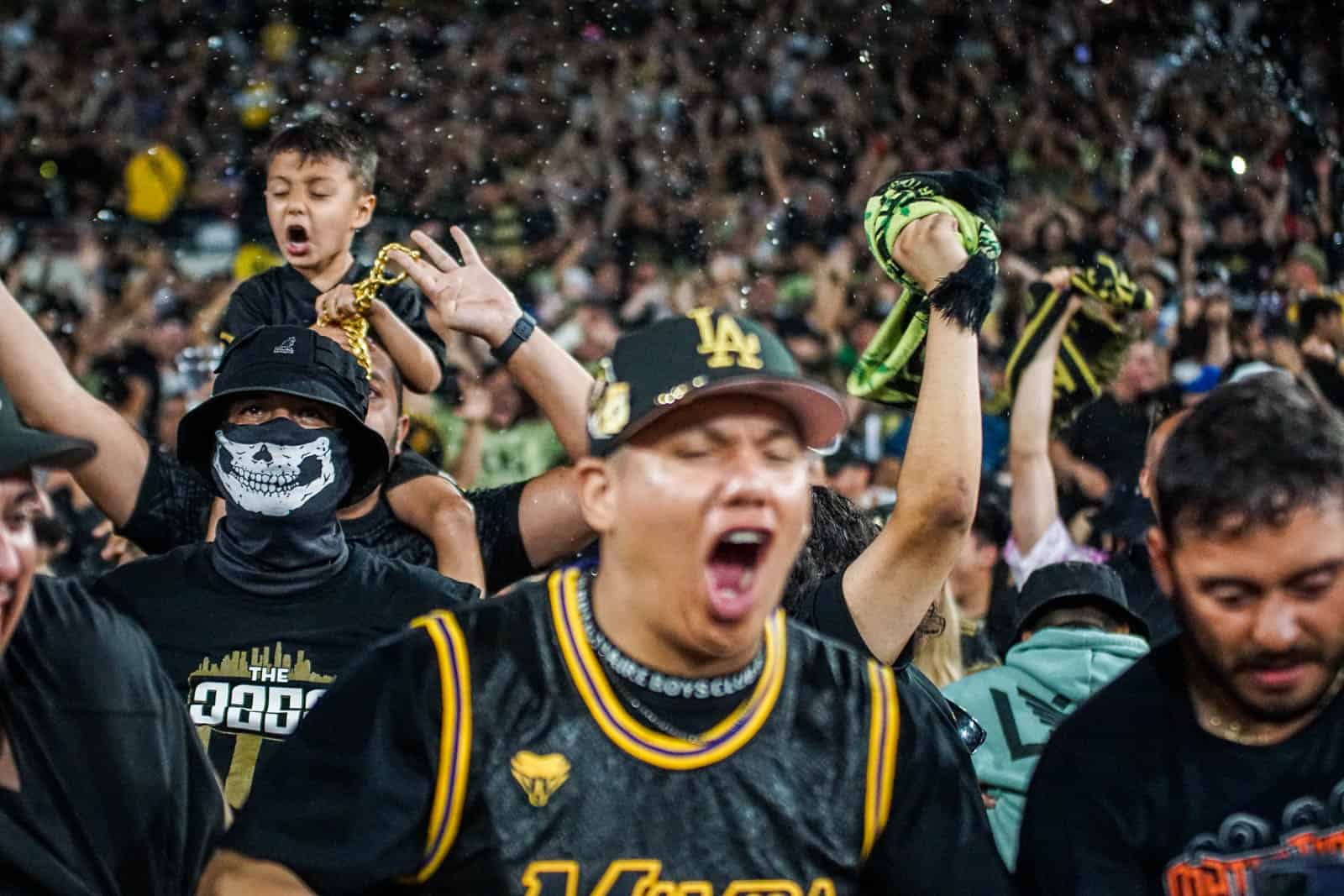 Spektakel bij de derby van LA; Amerikaanse ultras in topvorm