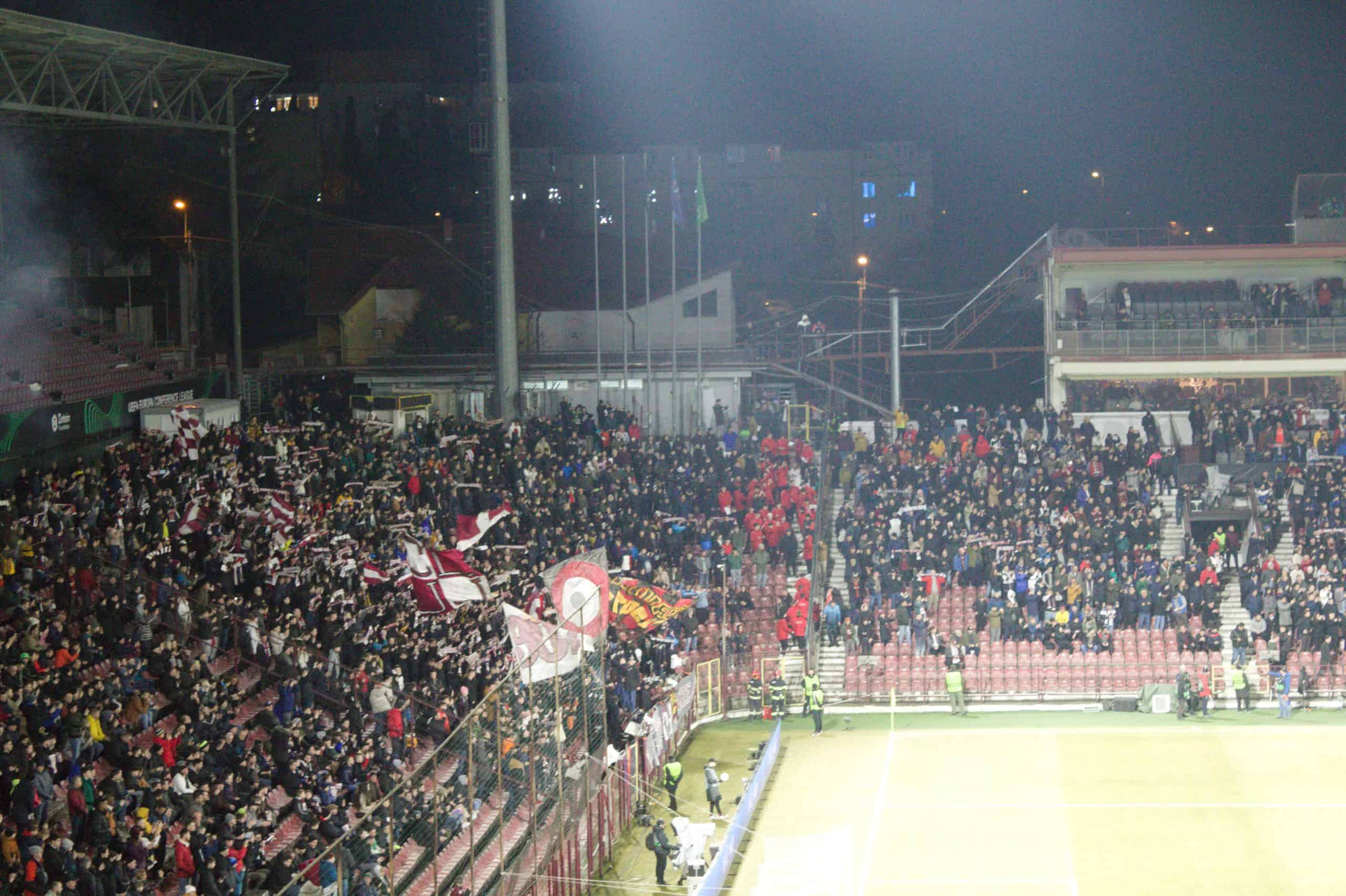 Héérlijke tribune in Cluj: je leven niet zeker