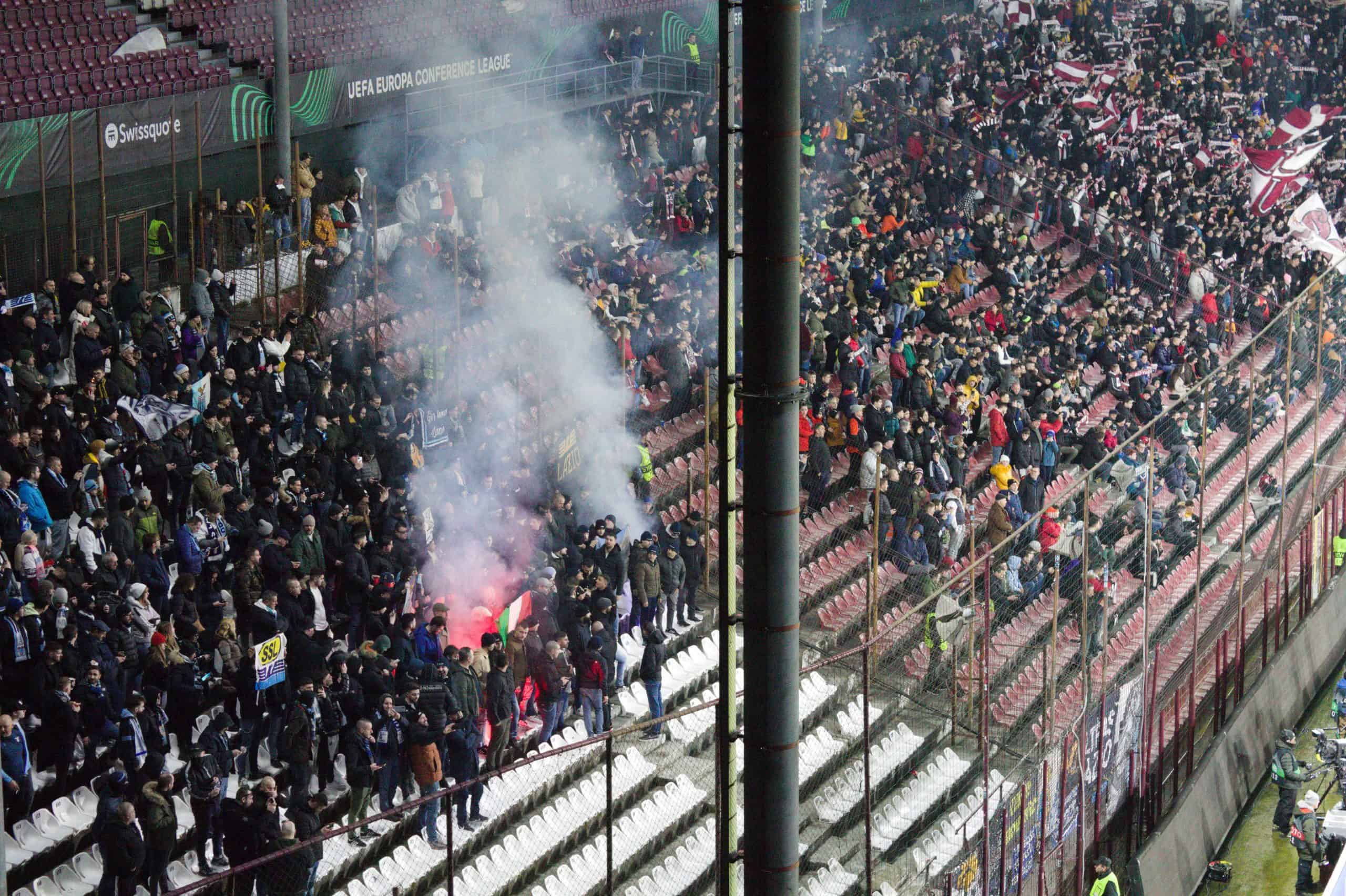 Héérlijke tribune in Cluj: je leven niet zeker
