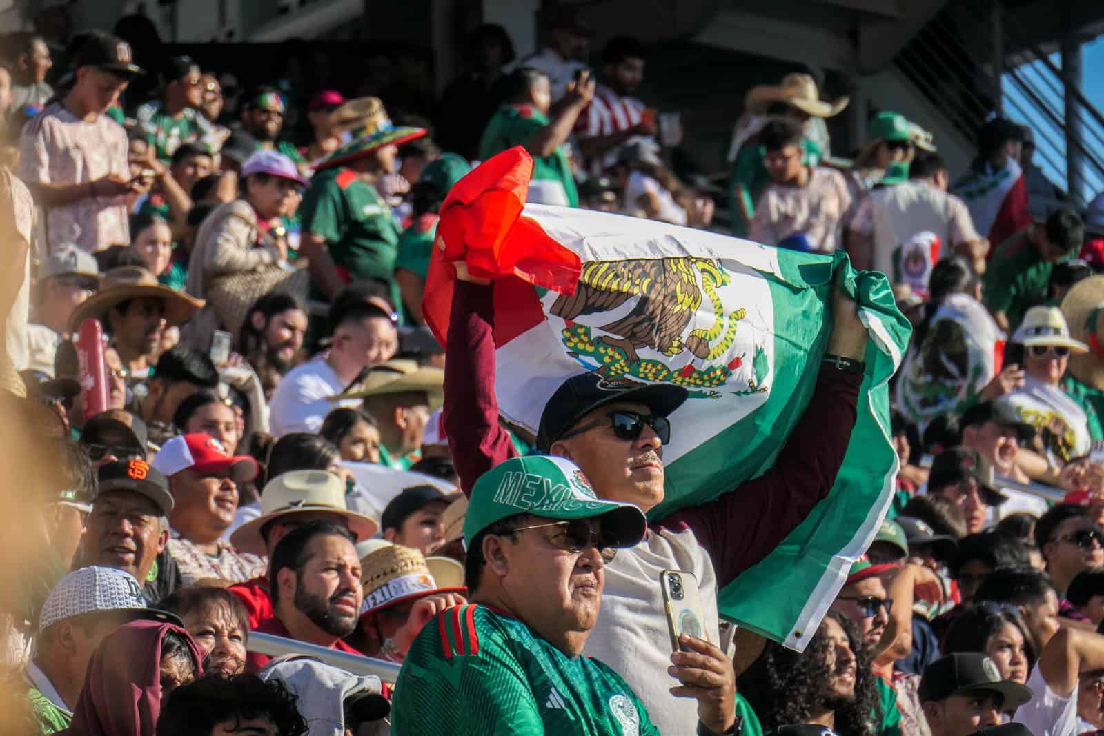 Mexicaanse passie bij teleurstellende Gold Cup avond tegen Qatar