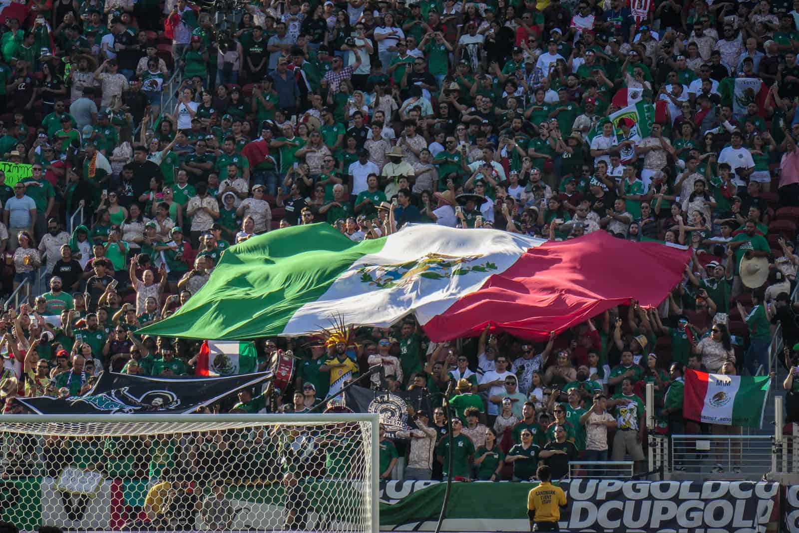 Mexicaanse passie bij teleurstellende Gold Cup avond tegen Qatar