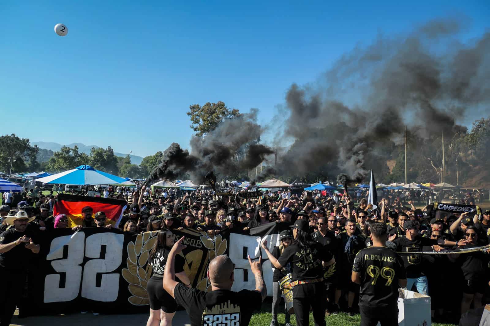 Spektakel bij de derby van LA; Amerikaanse ultras in topvorm