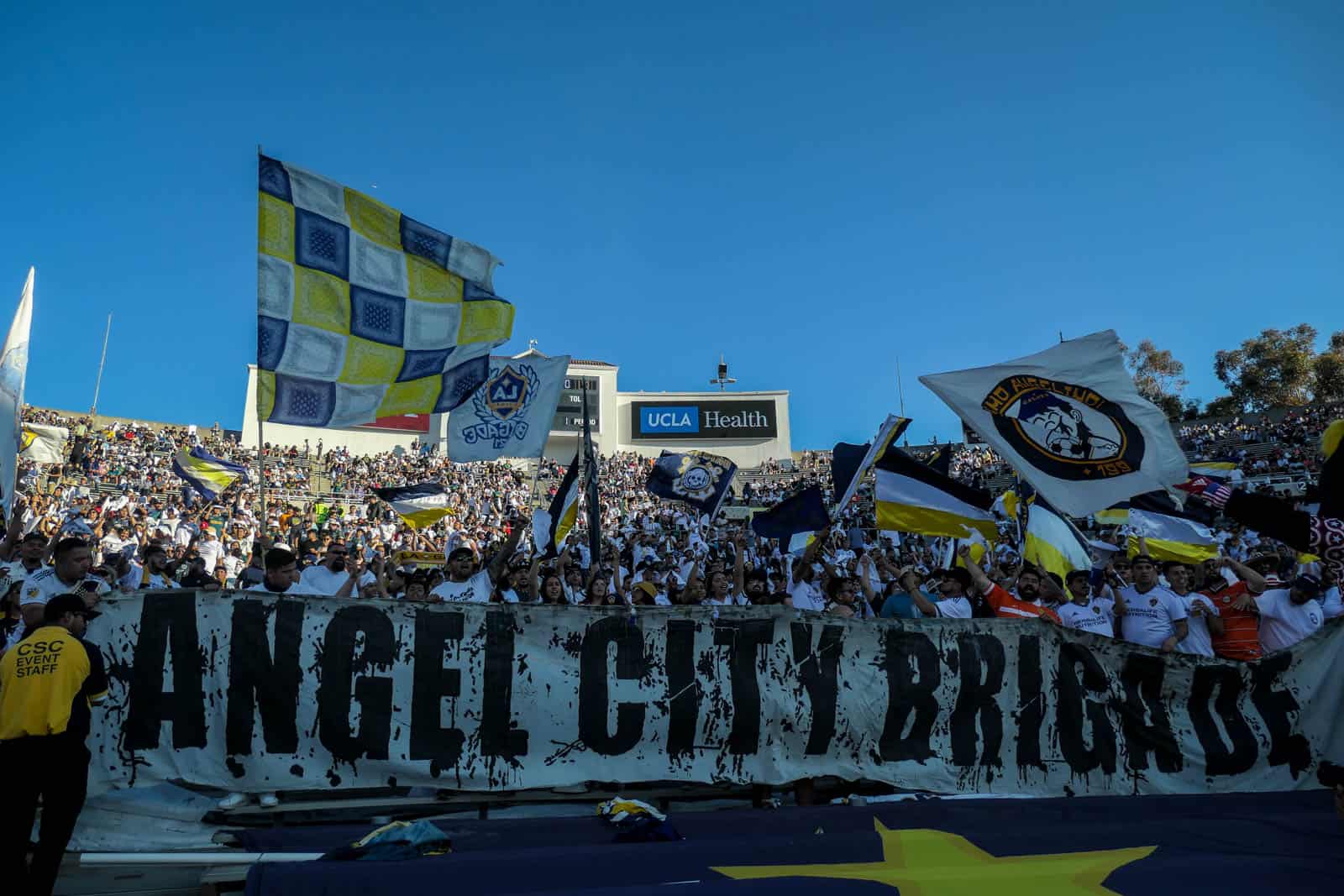 Spektakel bij de derby van LA; Amerikaanse ultras in topvorm