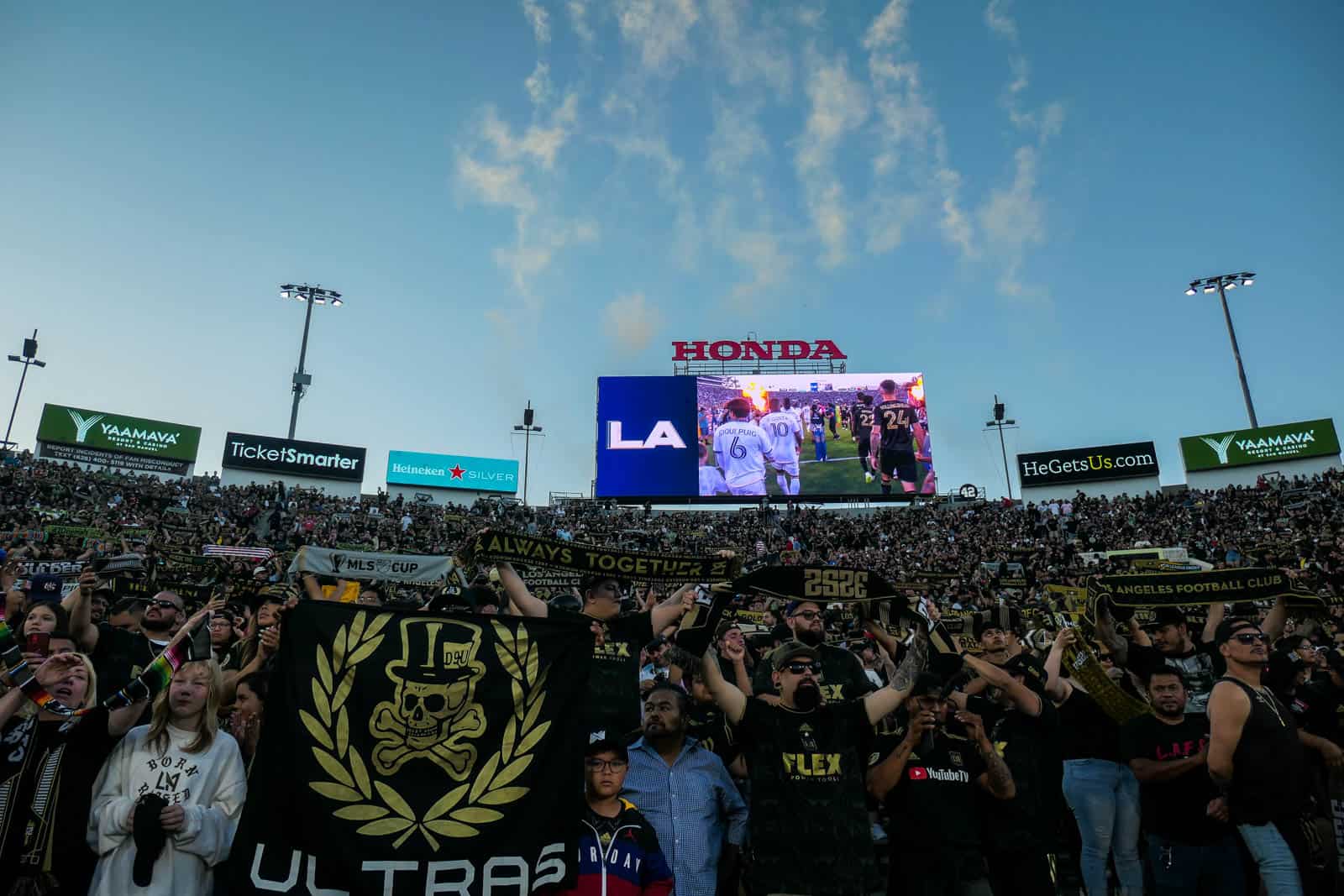 Spektakel bij de derby van LA; Amerikaanse ultras in topvorm