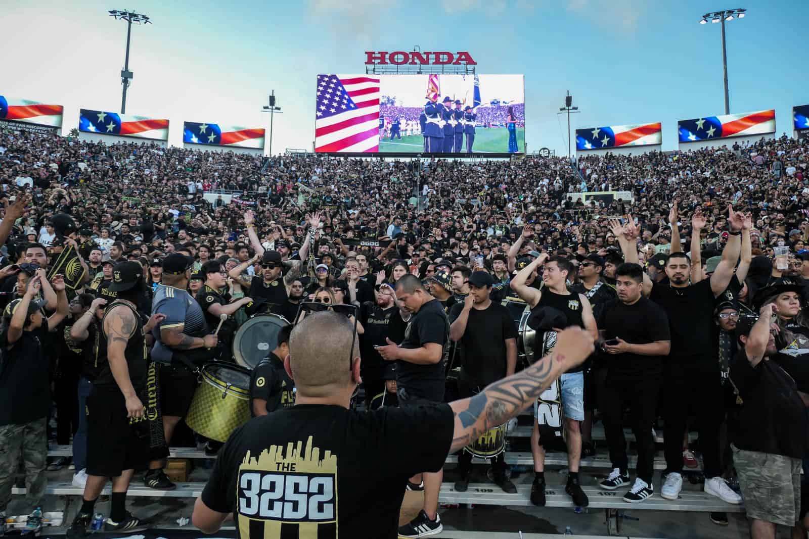 Spektakel bij de derby van LA; Amerikaanse ultras in topvorm