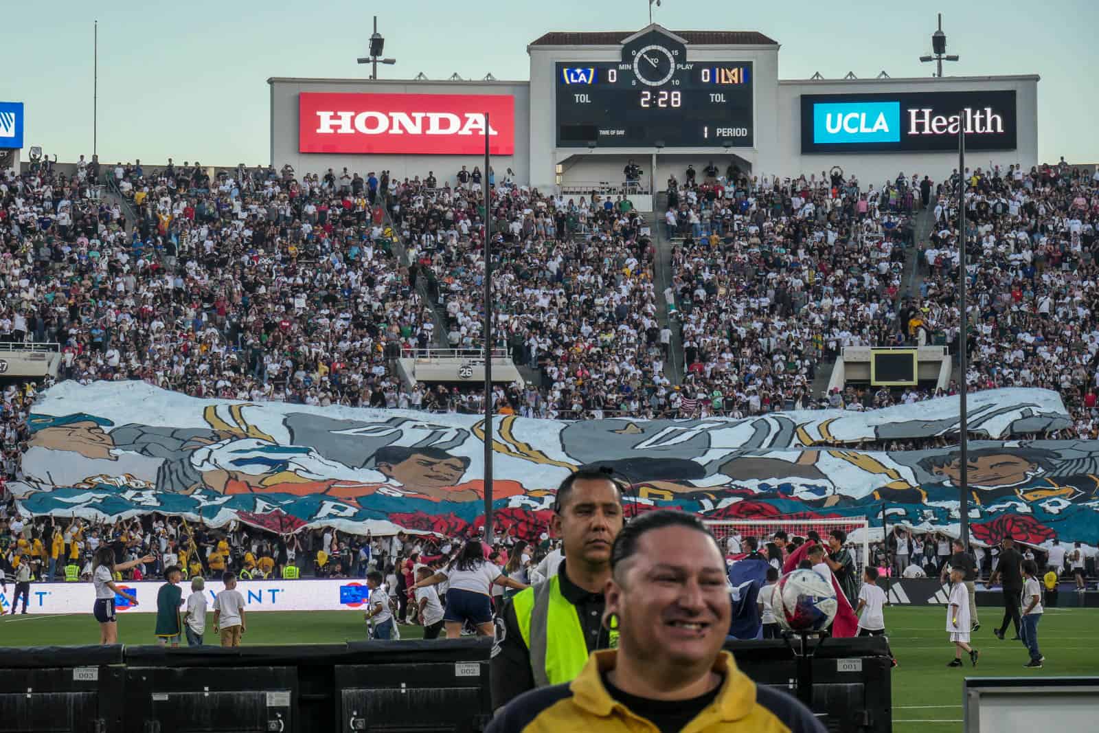 Spektakel bij de derby van LA; Amerikaanse ultras in topvorm