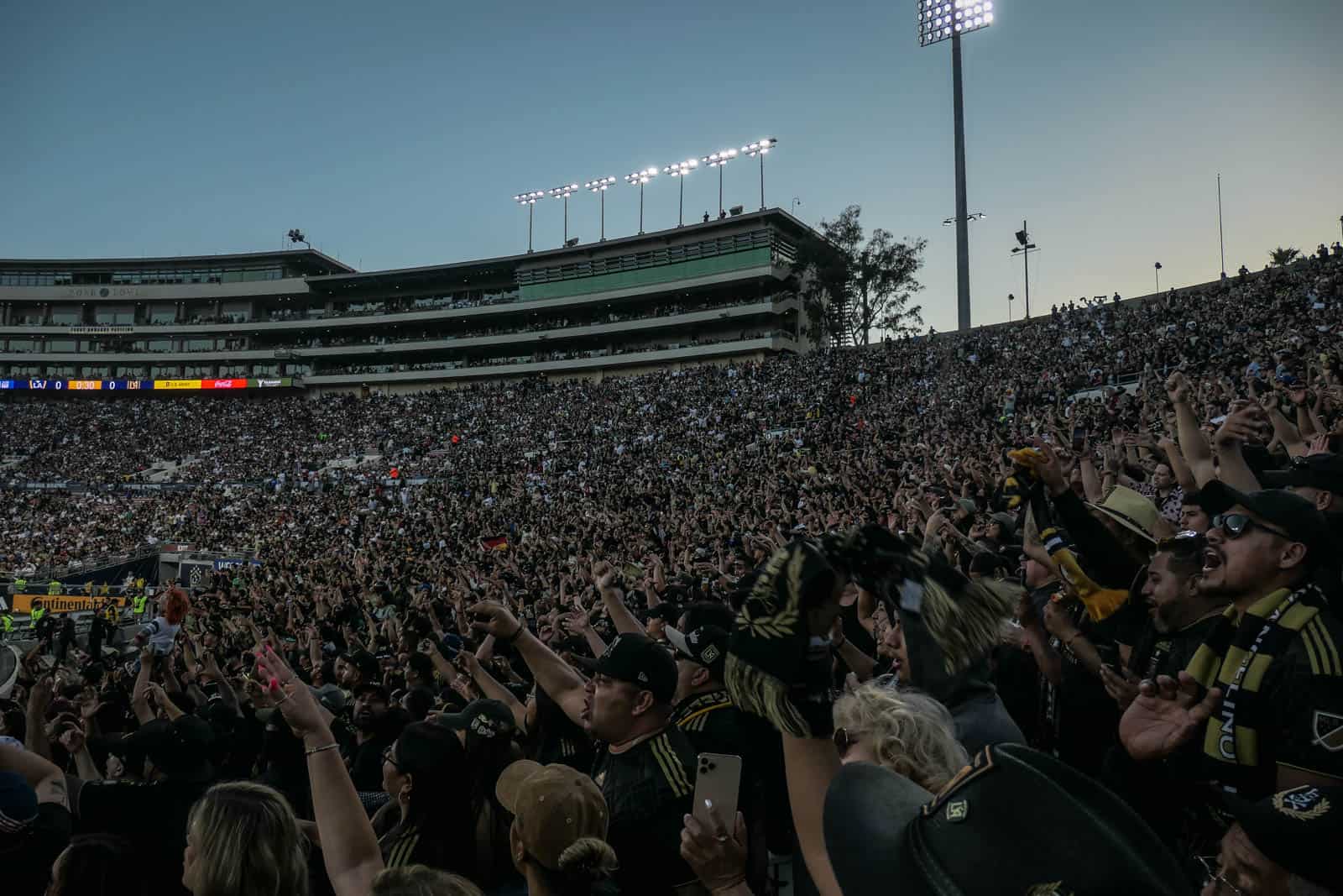 Spektakel bij de derby van LA; Amerikaanse ultras in topvorm
