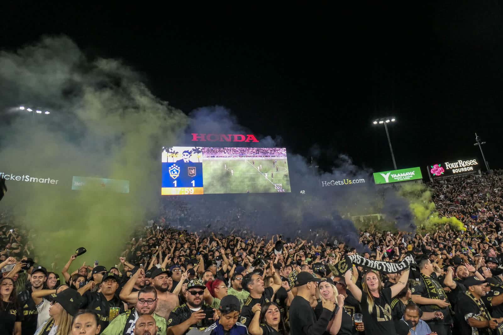 Spektakel bij de derby van LA; Amerikaanse ultras in topvorm