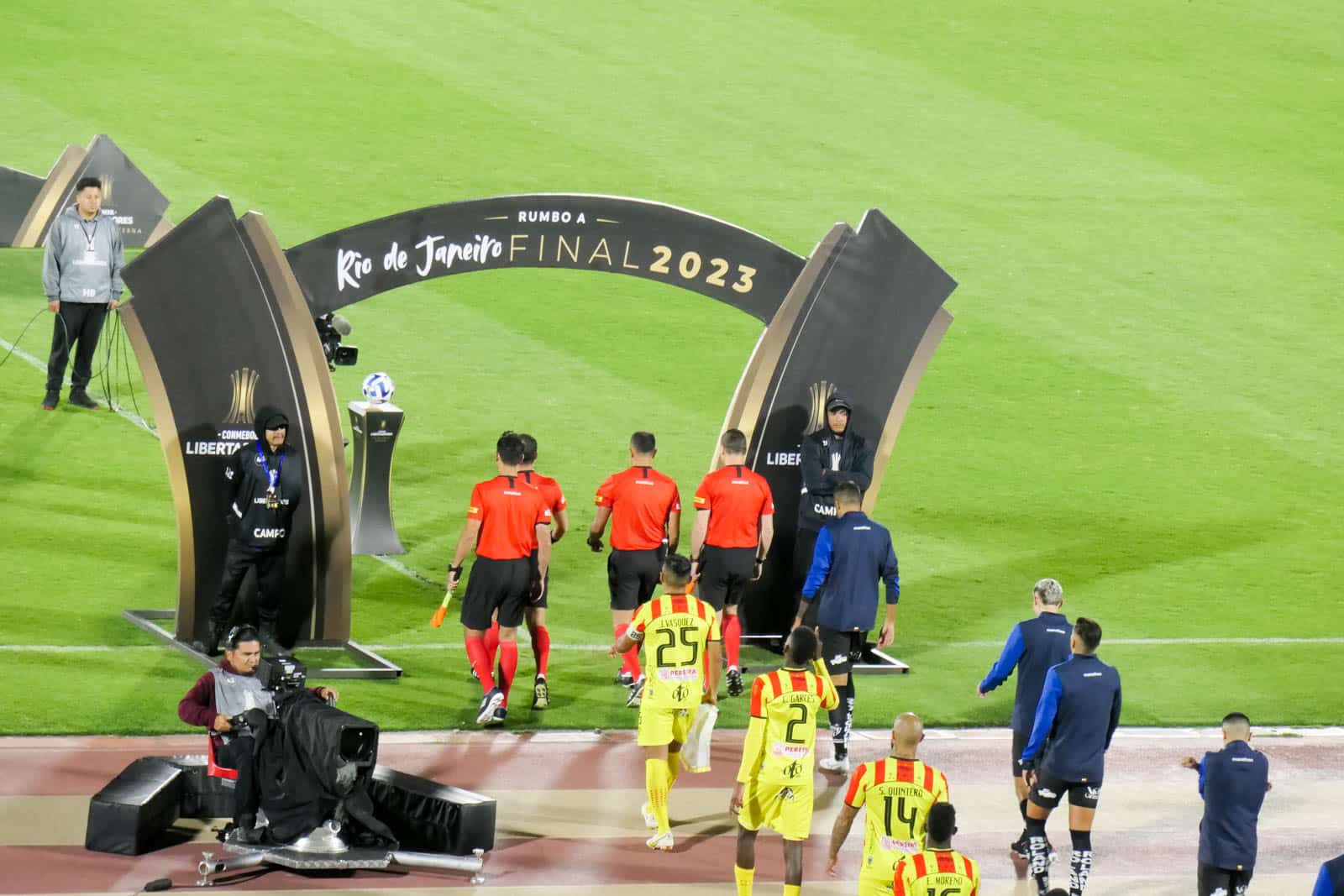 Uitzinnig uitvak Deportivo Pereira bij bloedstollende avond Copa Libertadores in Ecuador