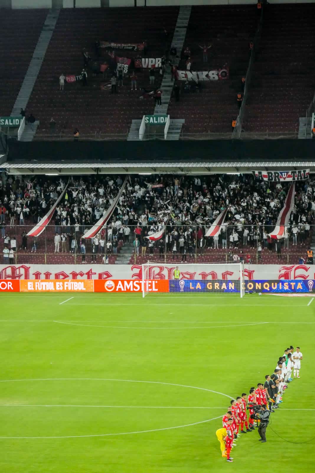 Achtbaan aan emoties voor supporters LDU Quito en Nublense eindigt pas na penalty’s