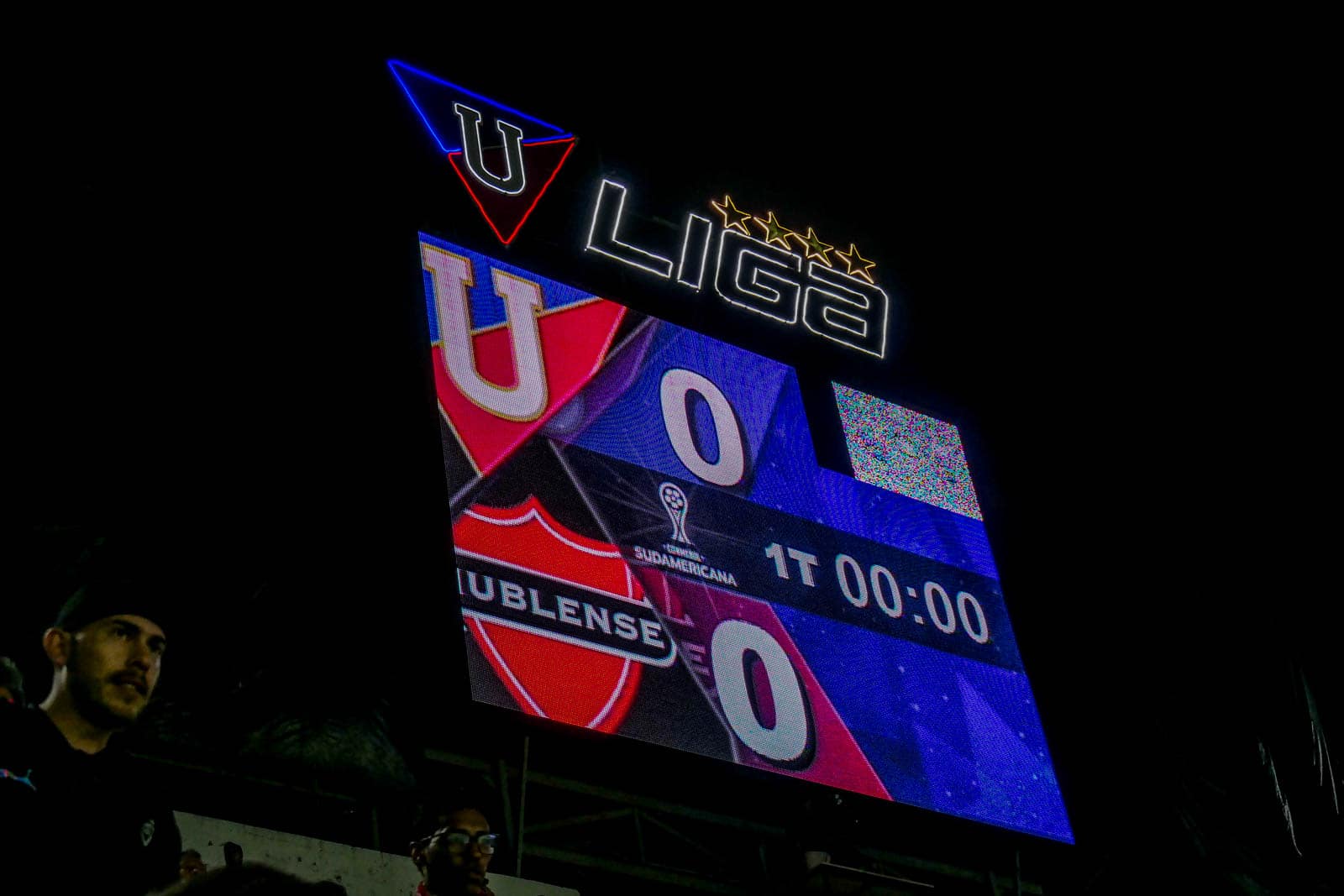 Achtbaan aan emoties voor supporters LDU Quito en Nublense eindigt pas na penalty’s
