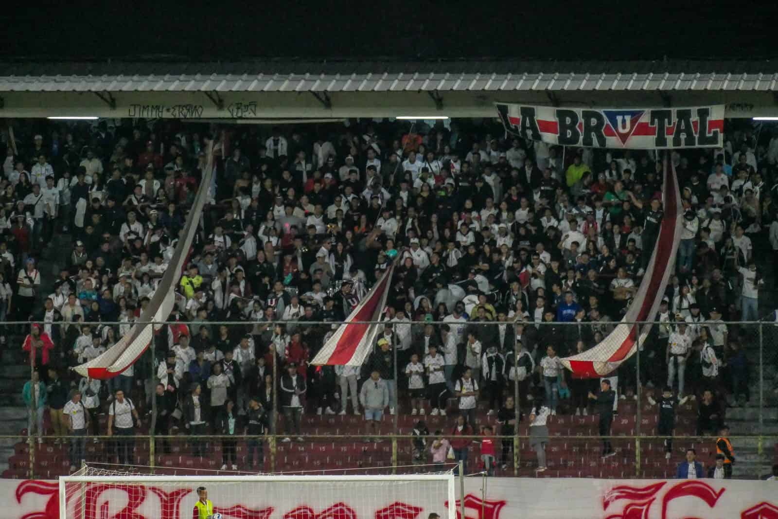 Achtbaan aan emoties voor supporters LDU Quito en Nublense eindigt pas na penalty’s