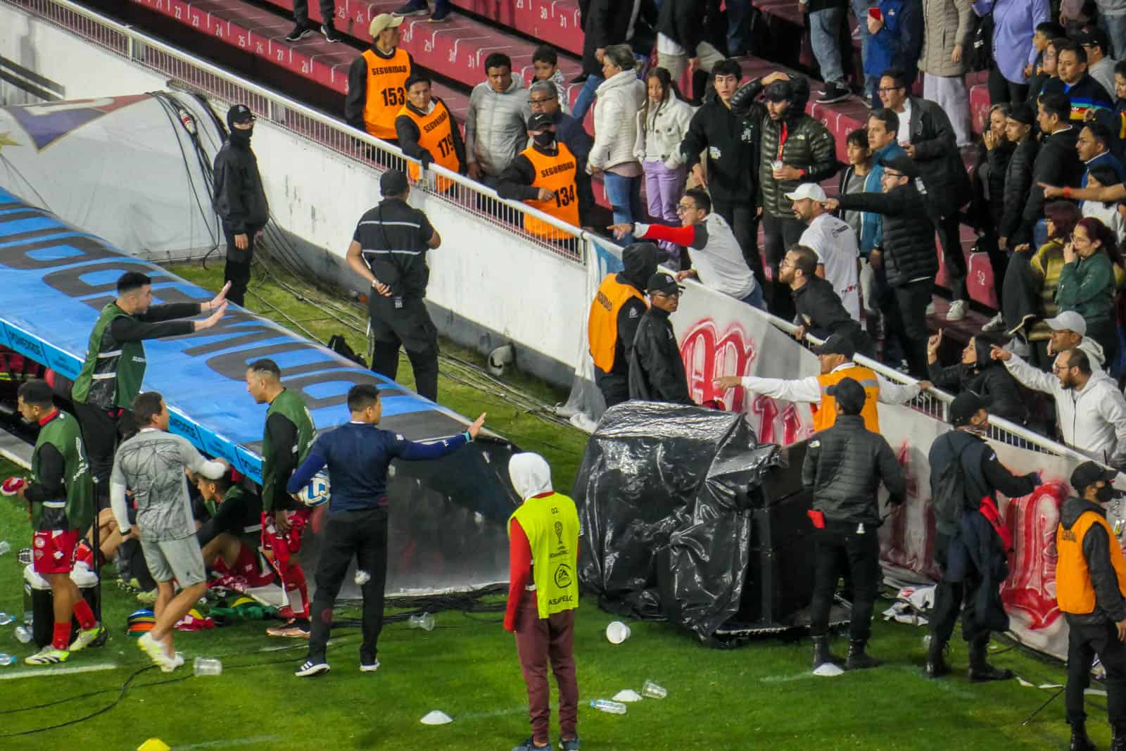Achtbaan aan emoties voor supporters LDU Quito en Nublense eindigt pas na penalty’s