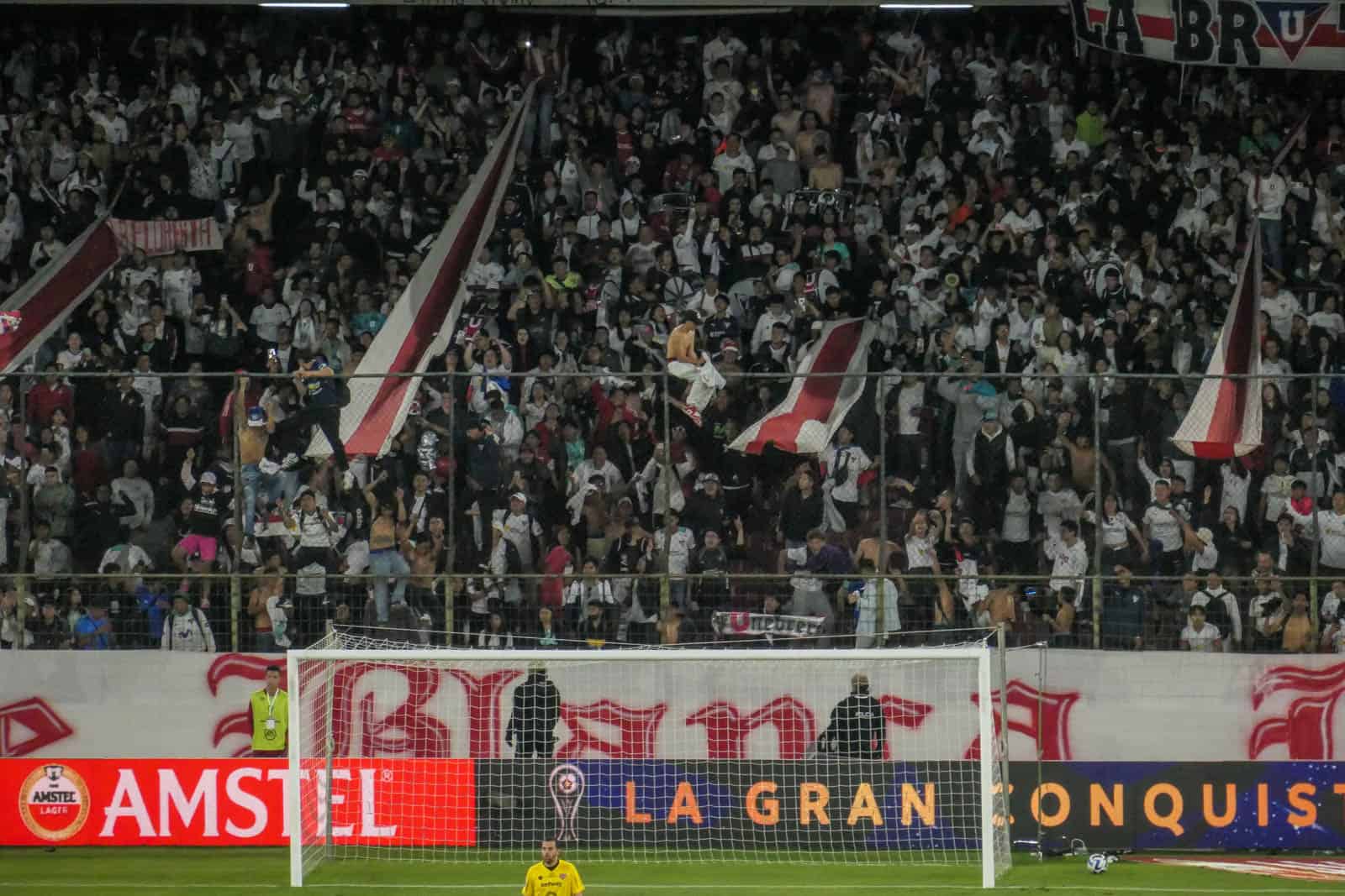 Achtbaan aan emoties voor supporters LDU Quito en Nublense eindigt pas na penalty’s