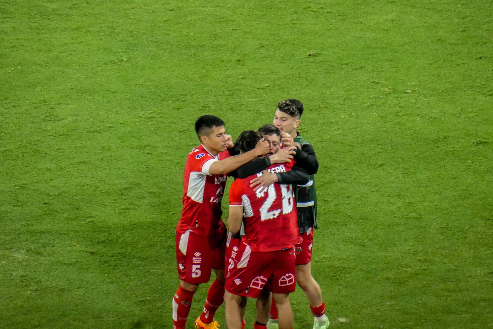 Achtbaan aan emoties voor supporters LDU Quito en Nublense eindigt pas na penalty’s