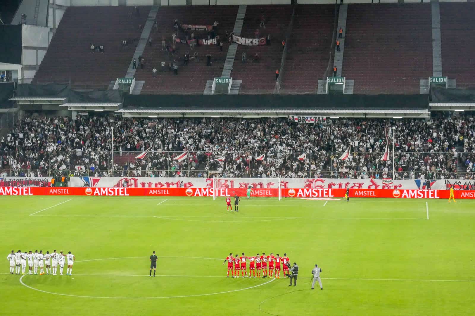 Achtbaan aan emoties voor supporters LDU Quito en Nublense eindigt pas na penalty’s