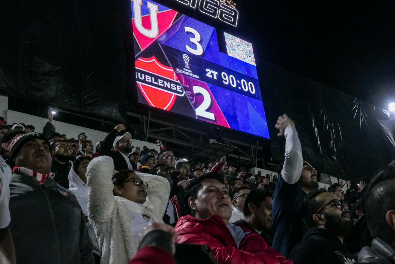 Achtbaan aan emoties voor supporters LDU Quito en Nublense eindigt pas na penalty’s