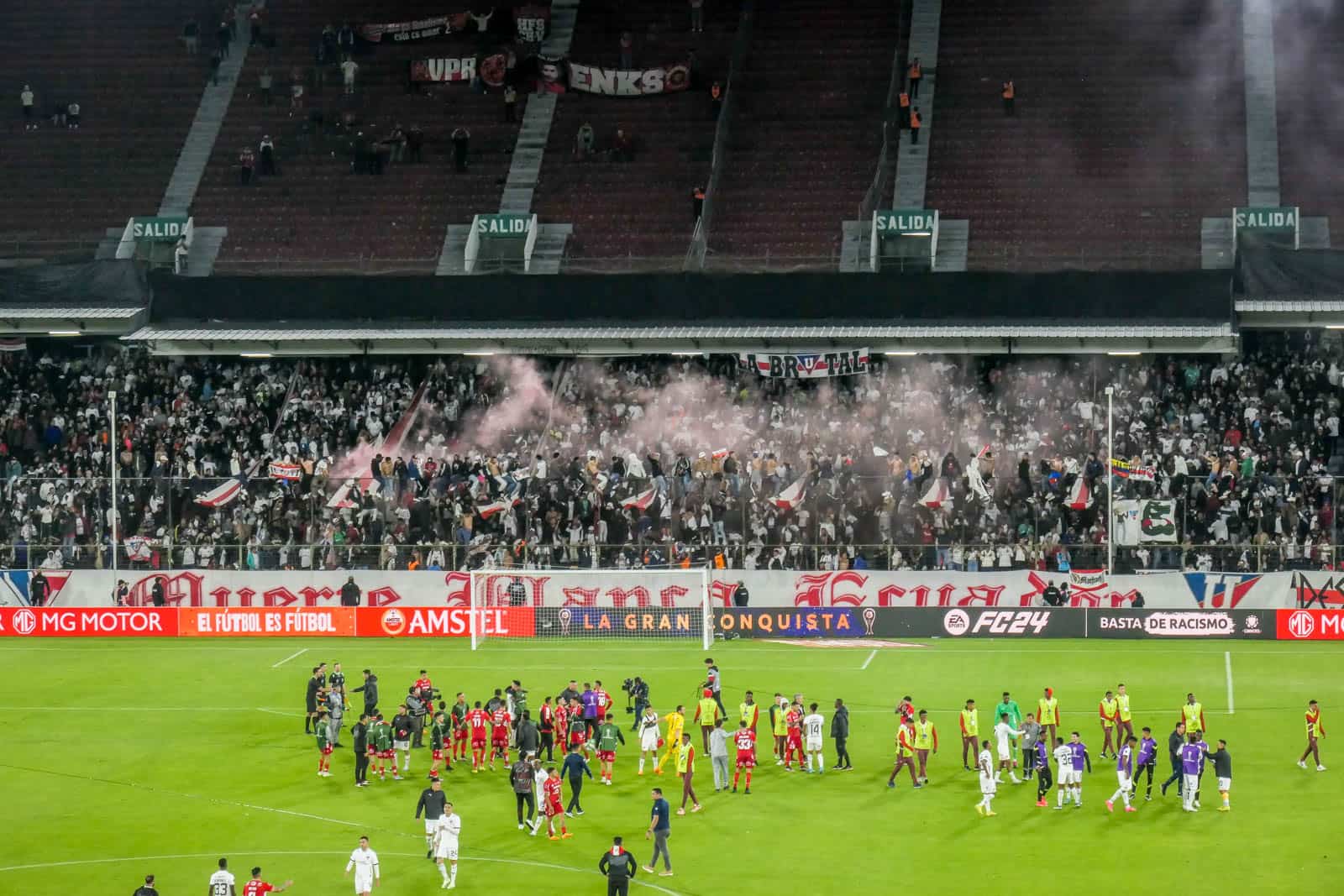 Achtbaan aan emoties voor supporters LDU Quito en Nublense eindigt pas na penalty’s