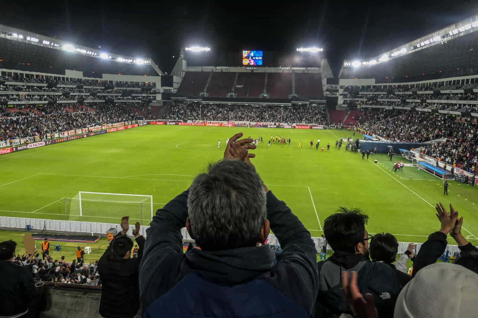 Achtbaan aan emoties voor supporters LDU Quito en Nublense eindigt pas na penalty’s