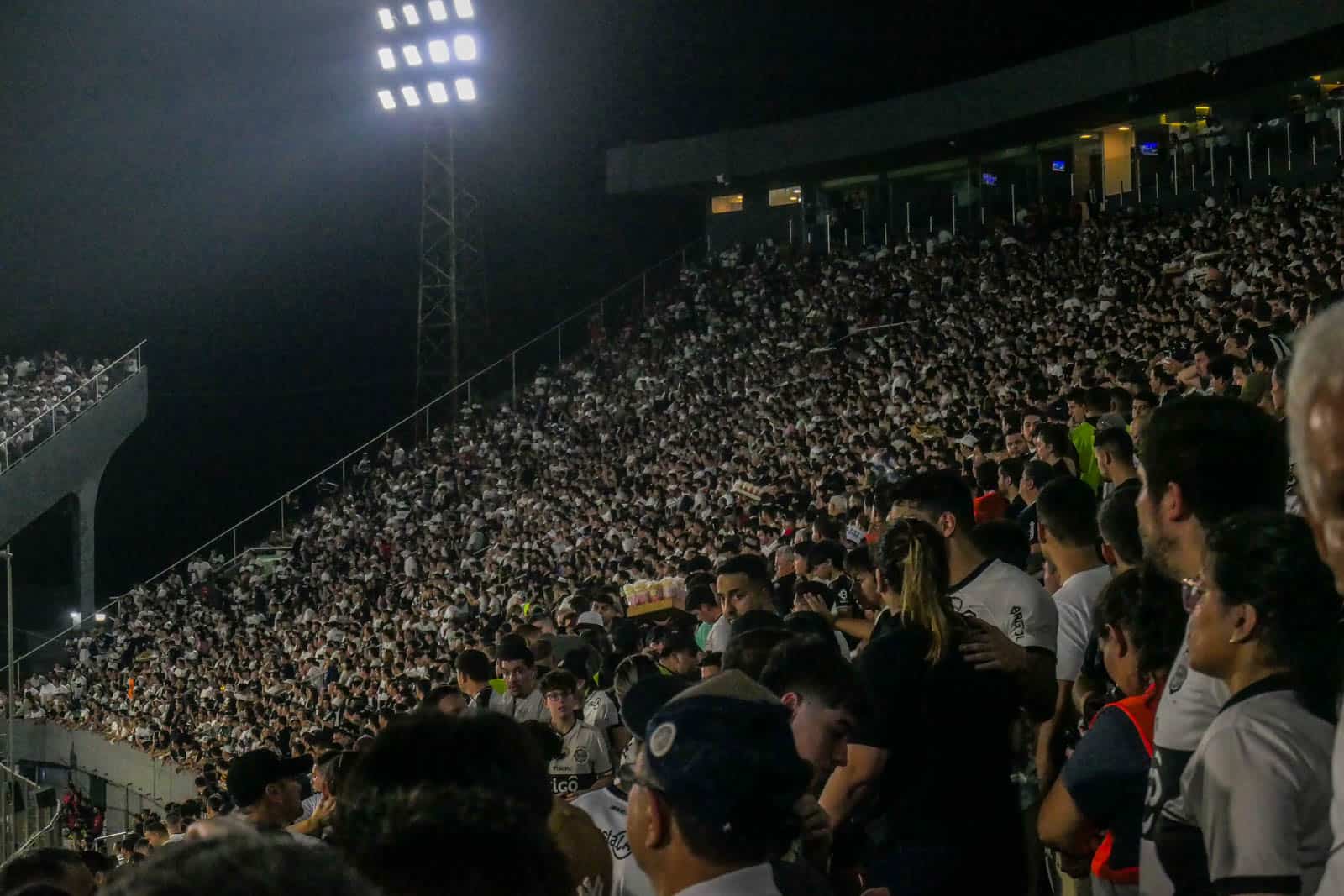 Stunt blijft uit ondanks heksenketel bij Olimpia in Paraguay