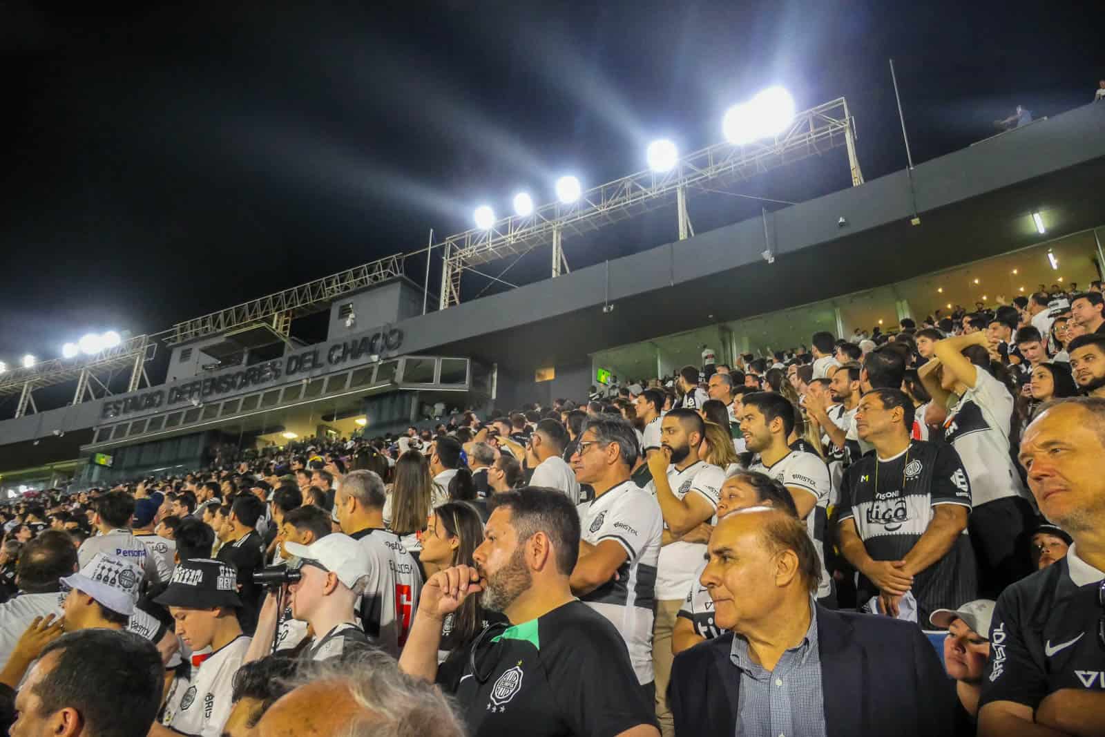Stunt blijft uit ondanks heksenketel bij Olimpia in Paraguay