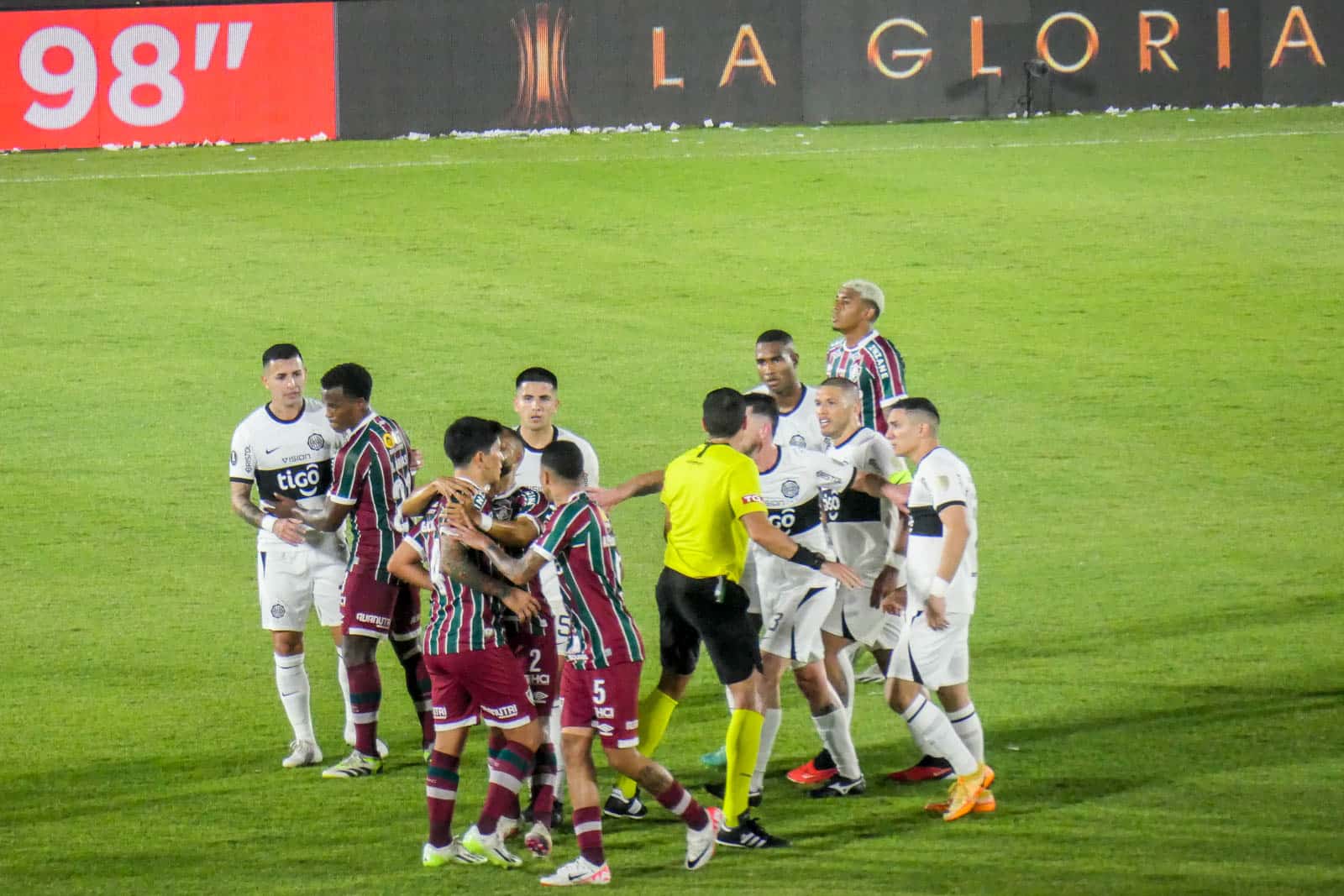 Stunt blijft uit ondanks heksenketel bij Olimpia in Paraguay