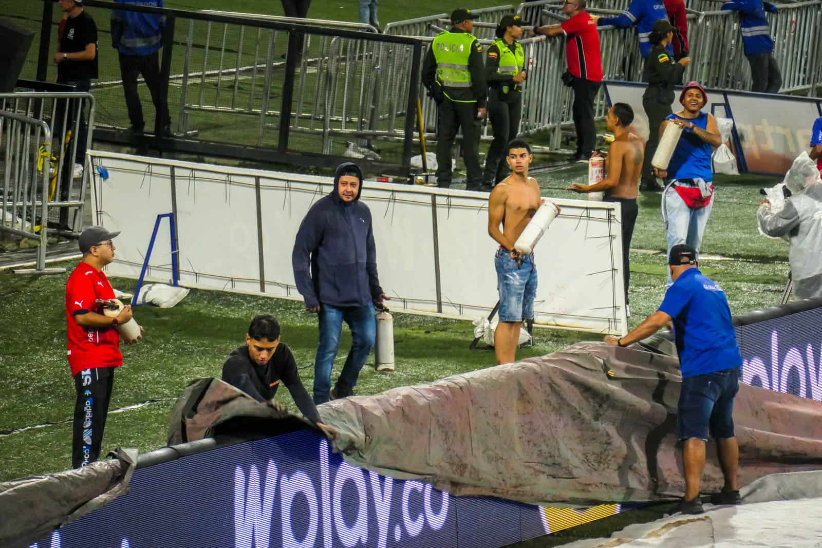 Ontlading na late treffer bij Medellin derby vol pyro en spandoeken