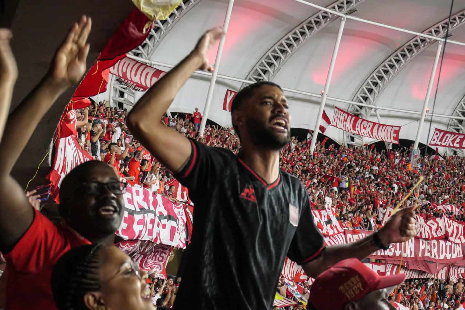 Glansrijke overwinning in Cali derby brengt extase bij supporters America de Cali