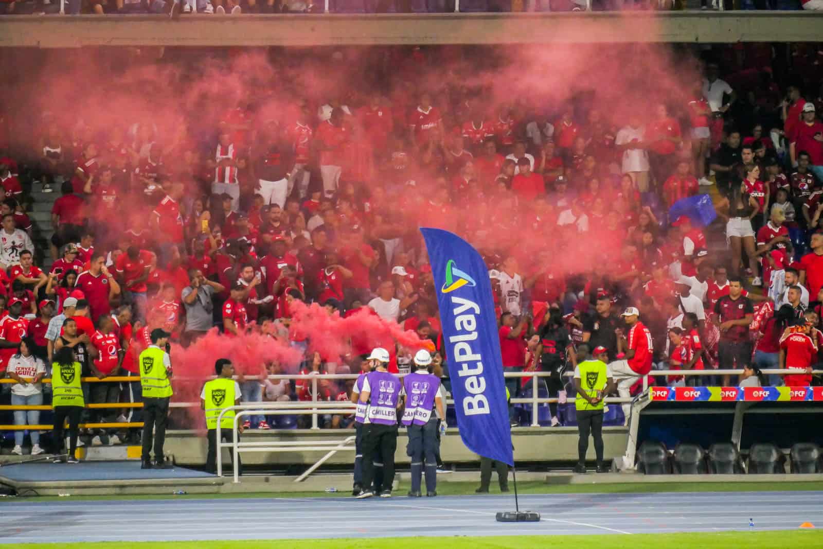 Glansrijke overwinning in Cali derby brengt extase bij supporters America de Cali