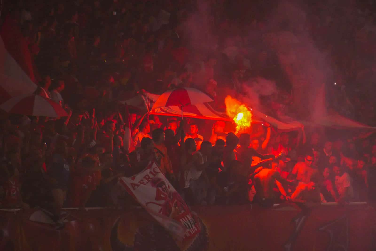 Glansrijke overwinning in Cali derby brengt extase bij supporters America de Cali