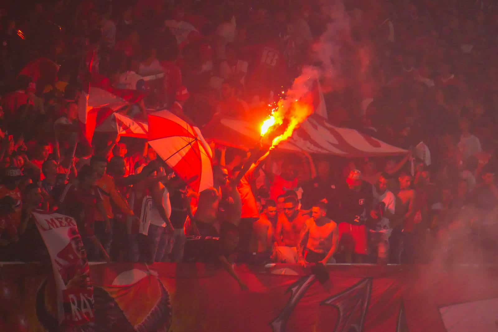 Glansrijke overwinning in Cali derby brengt extase bij supporters America de Cali