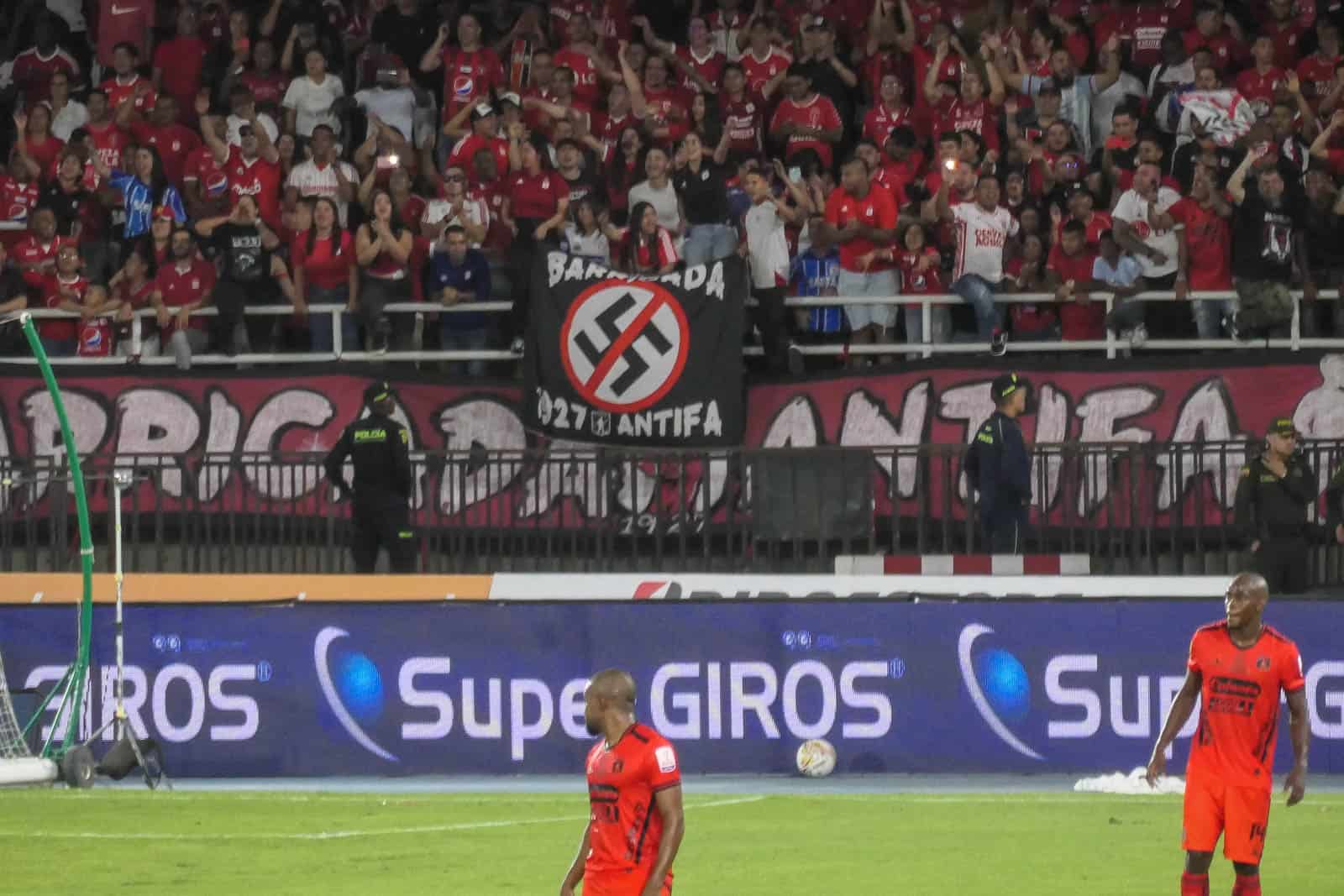 Glansrijke overwinning in Cali derby brengt extase bij supporters America de Cali