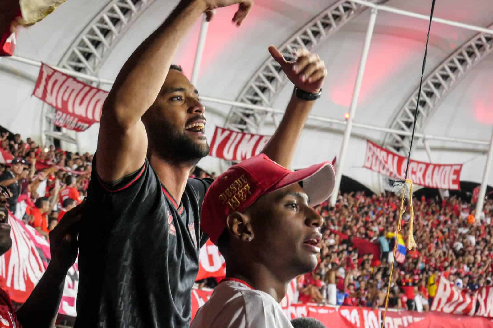 Glansrijke overwinning in Cali derby brengt extase bij supporters America de Cali