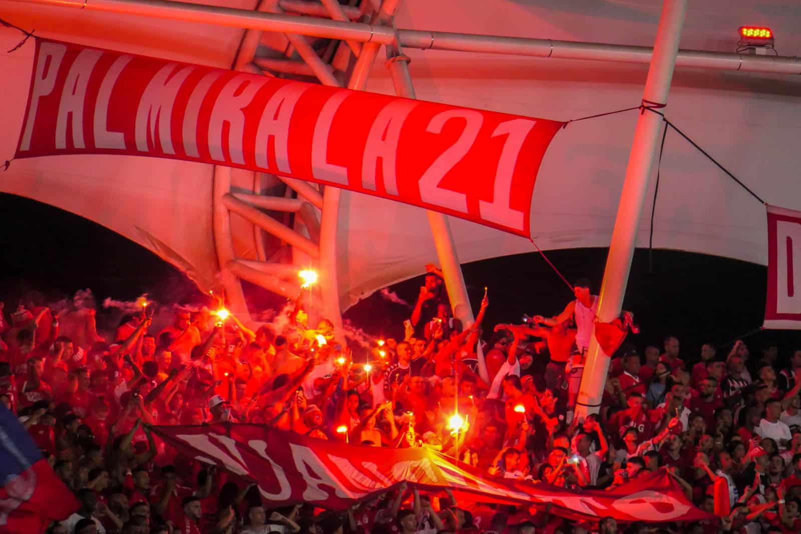 Glansrijke overwinning in Cali derby brengt extase bij supporters America de Cali