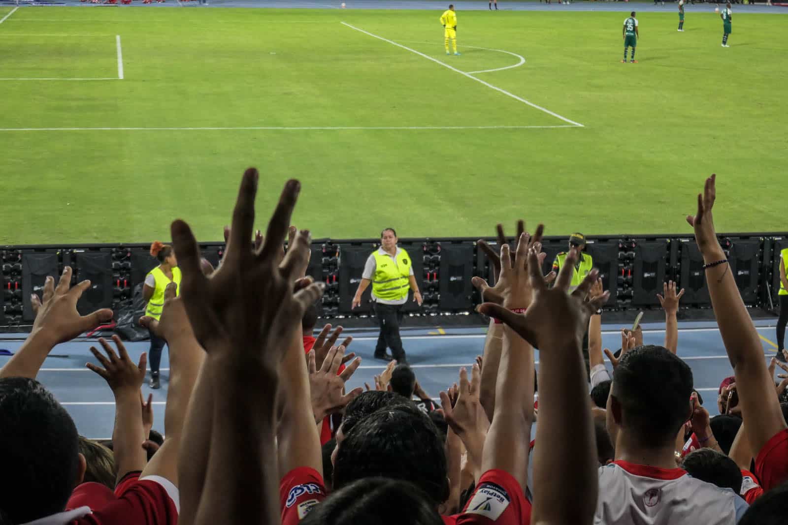 Glansrijke overwinning in Cali derby brengt extase bij supporters America de Cali