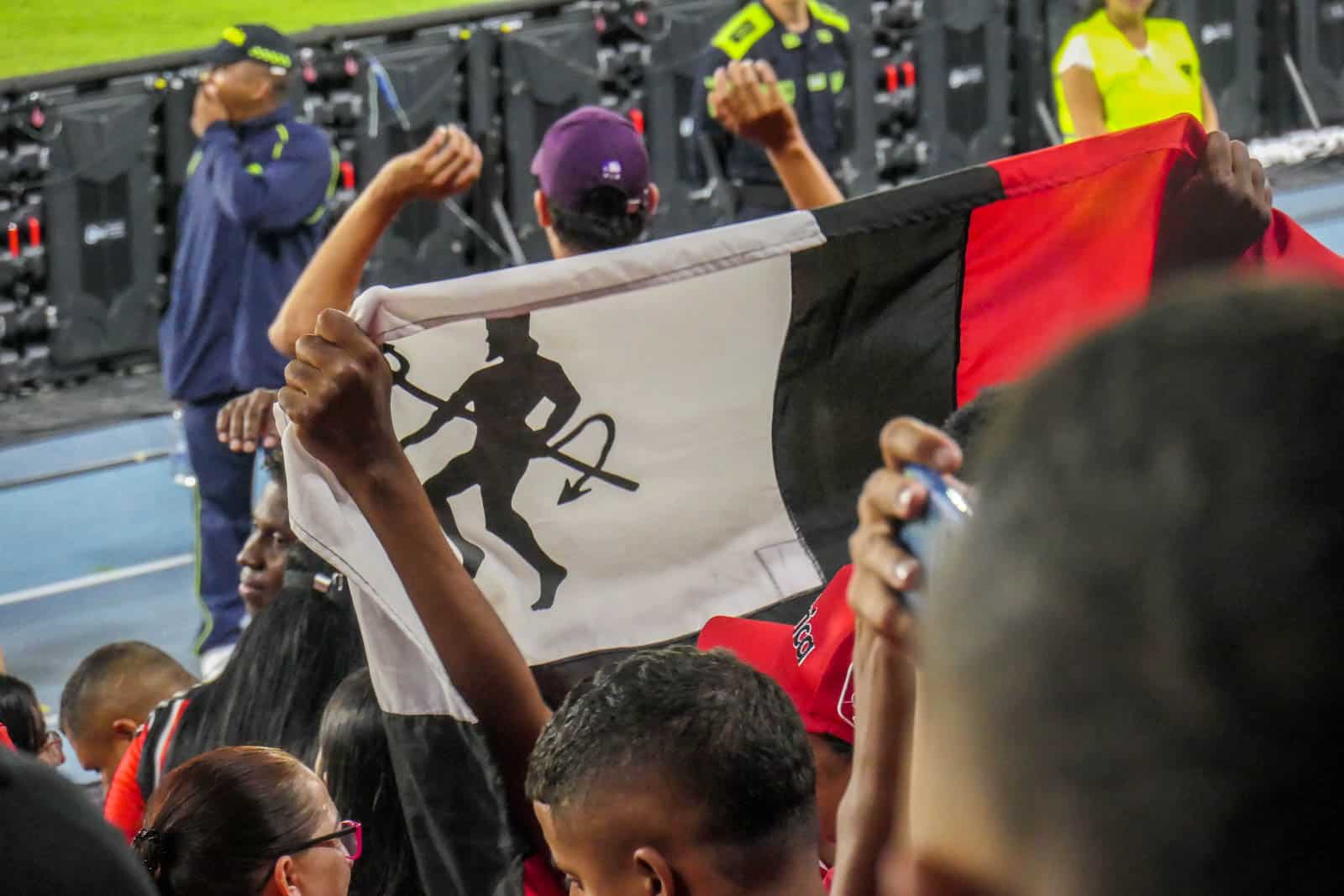 Glansrijke overwinning in Cali derby brengt extase bij supporters America de Cali