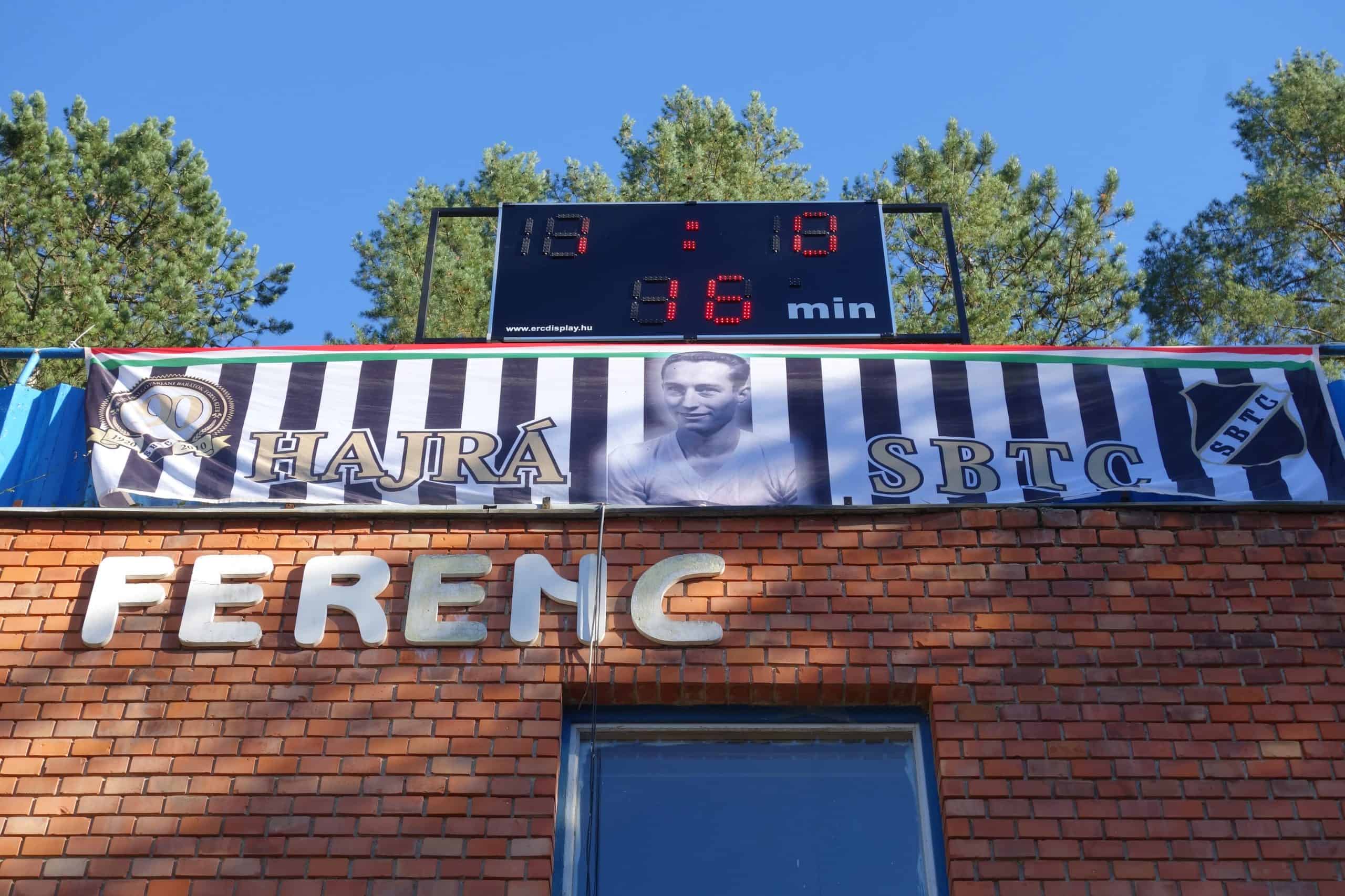 Dit fabelachtige stadion staat nú te koop