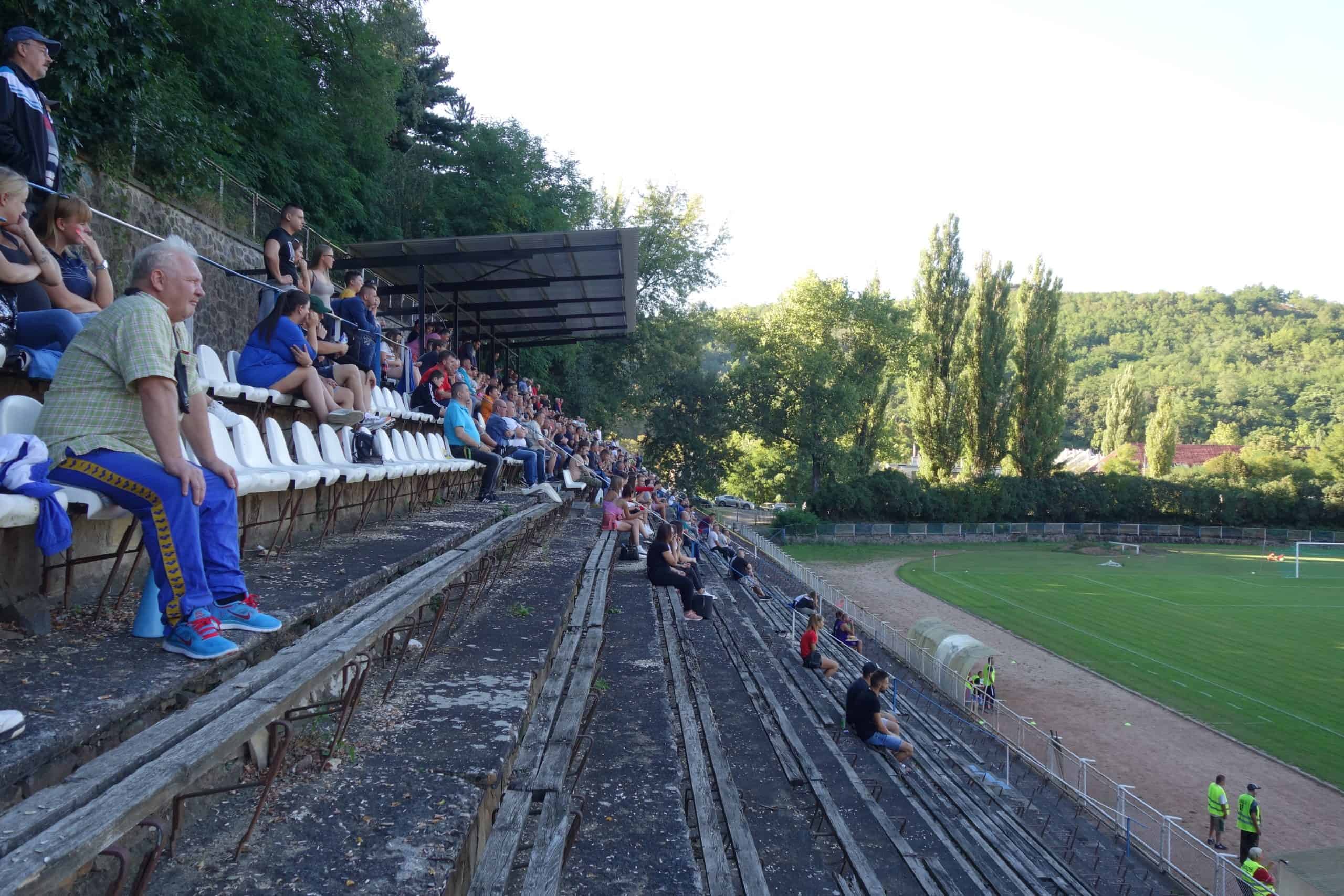 Dit fabelachtige stadion staat nú te koop