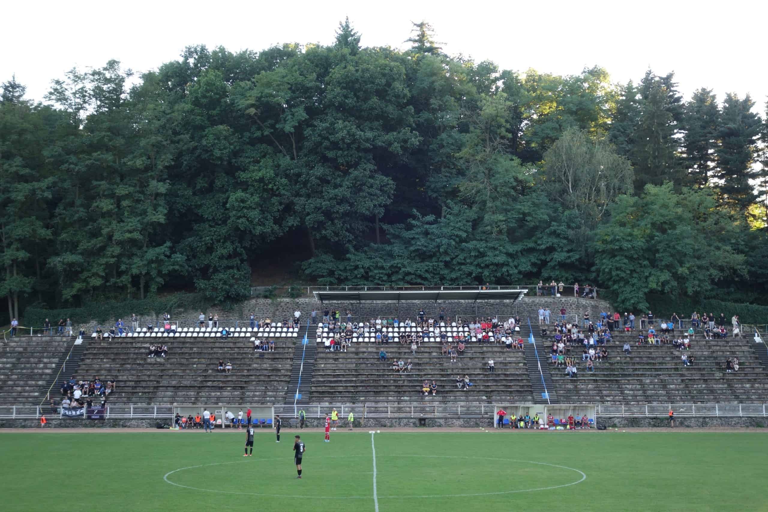 Dit fabelachtige stadion staat nú te koop