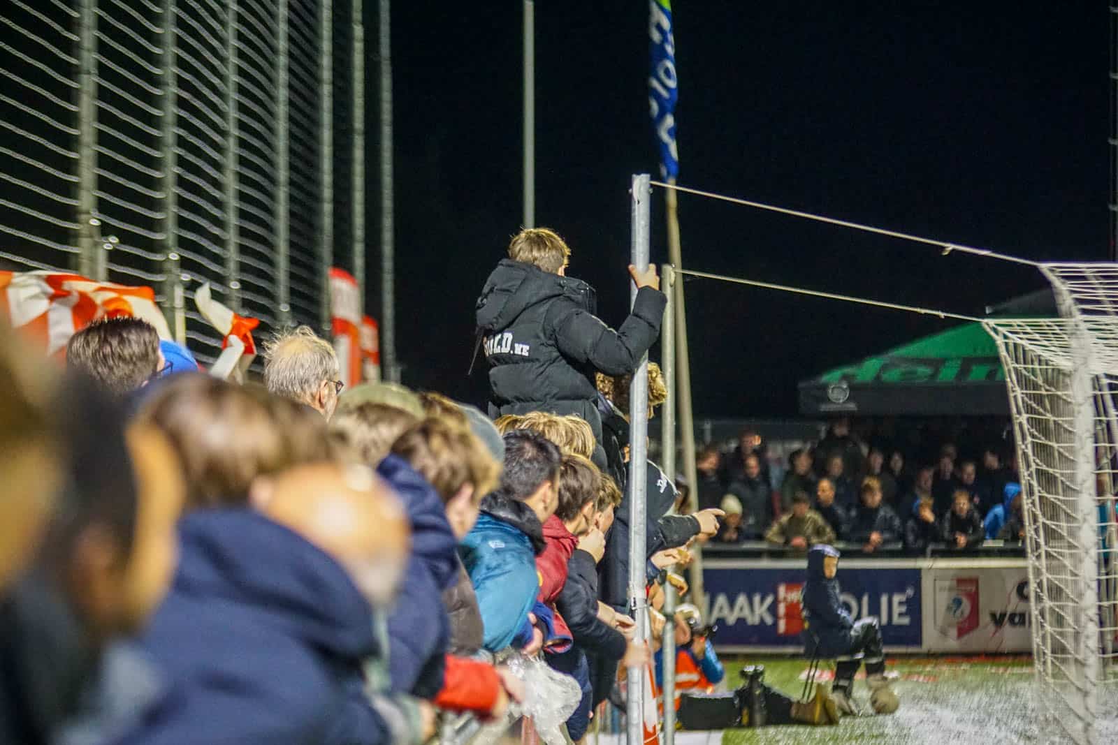 Stormachtige avond in de bollenstreek bij VV Noordwijk – ADO
