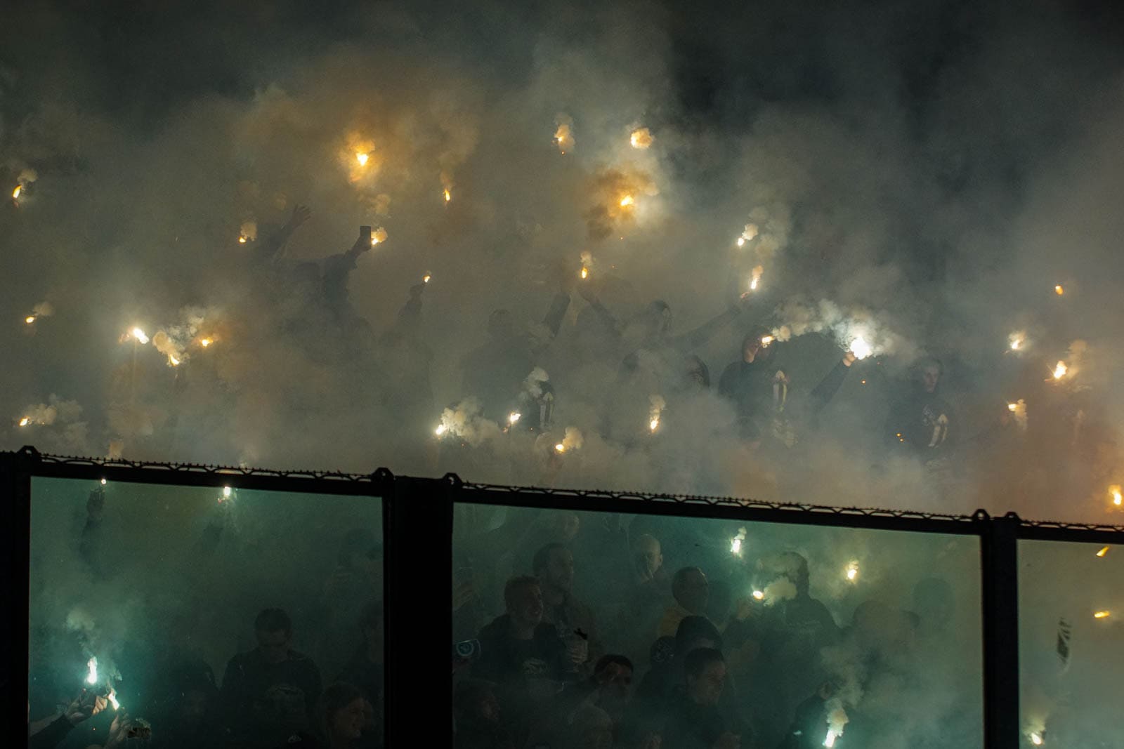 30 jaar vriendschap NAC & Lokeren: chaotische avond in Doetinchem