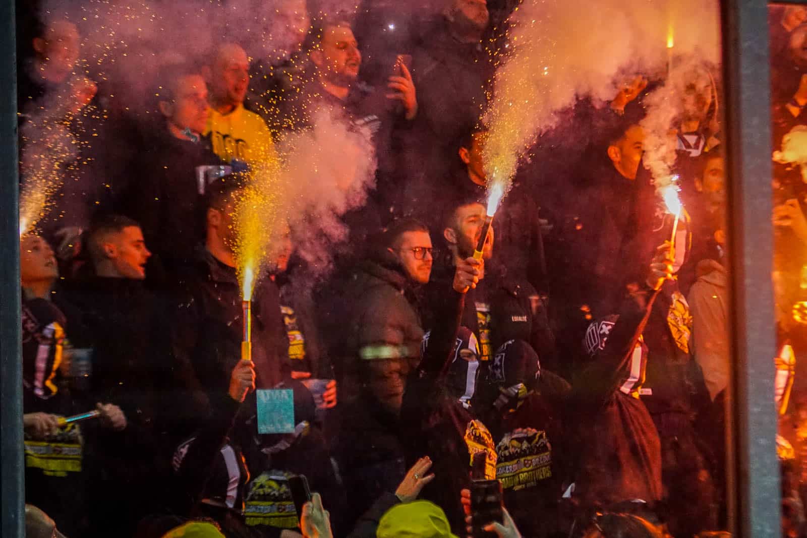 30 jaar vriendschap NAC & Lokeren: chaotische avond in Doetinchem