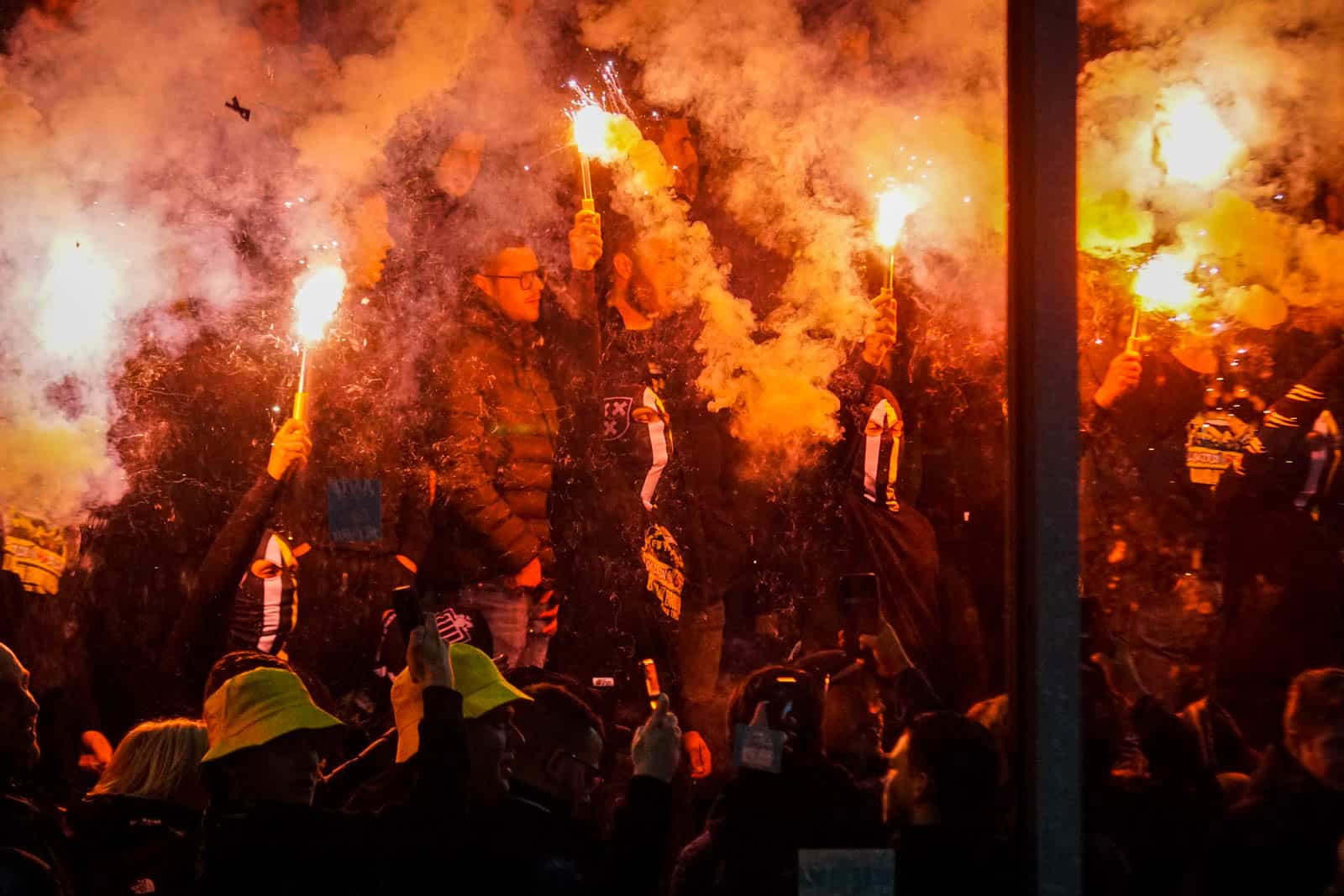 30 jaar vriendschap NAC & Lokeren: chaotische avond in Doetinchem