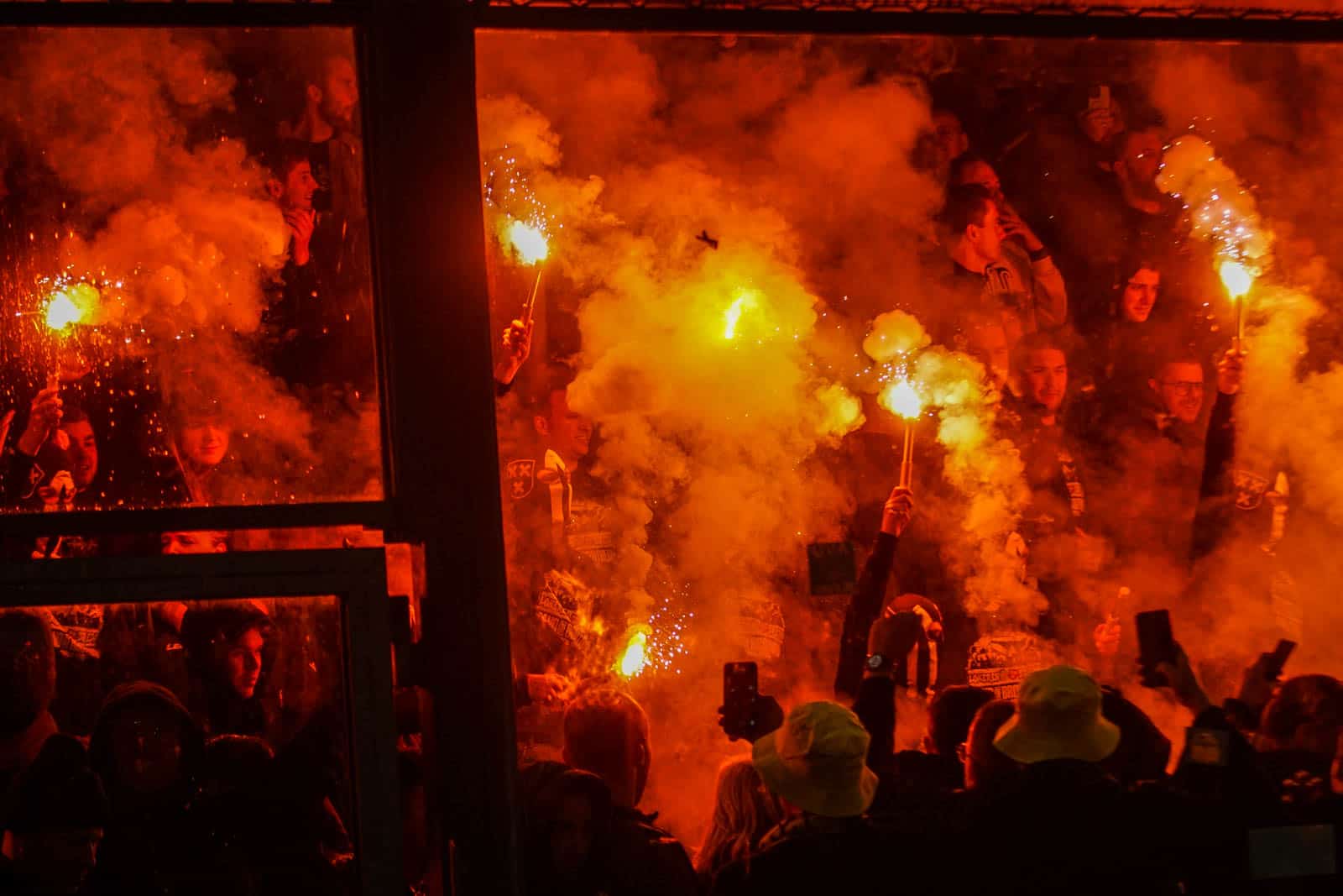30 jaar vriendschap NAC & Lokeren: chaotische avond in Doetinchem