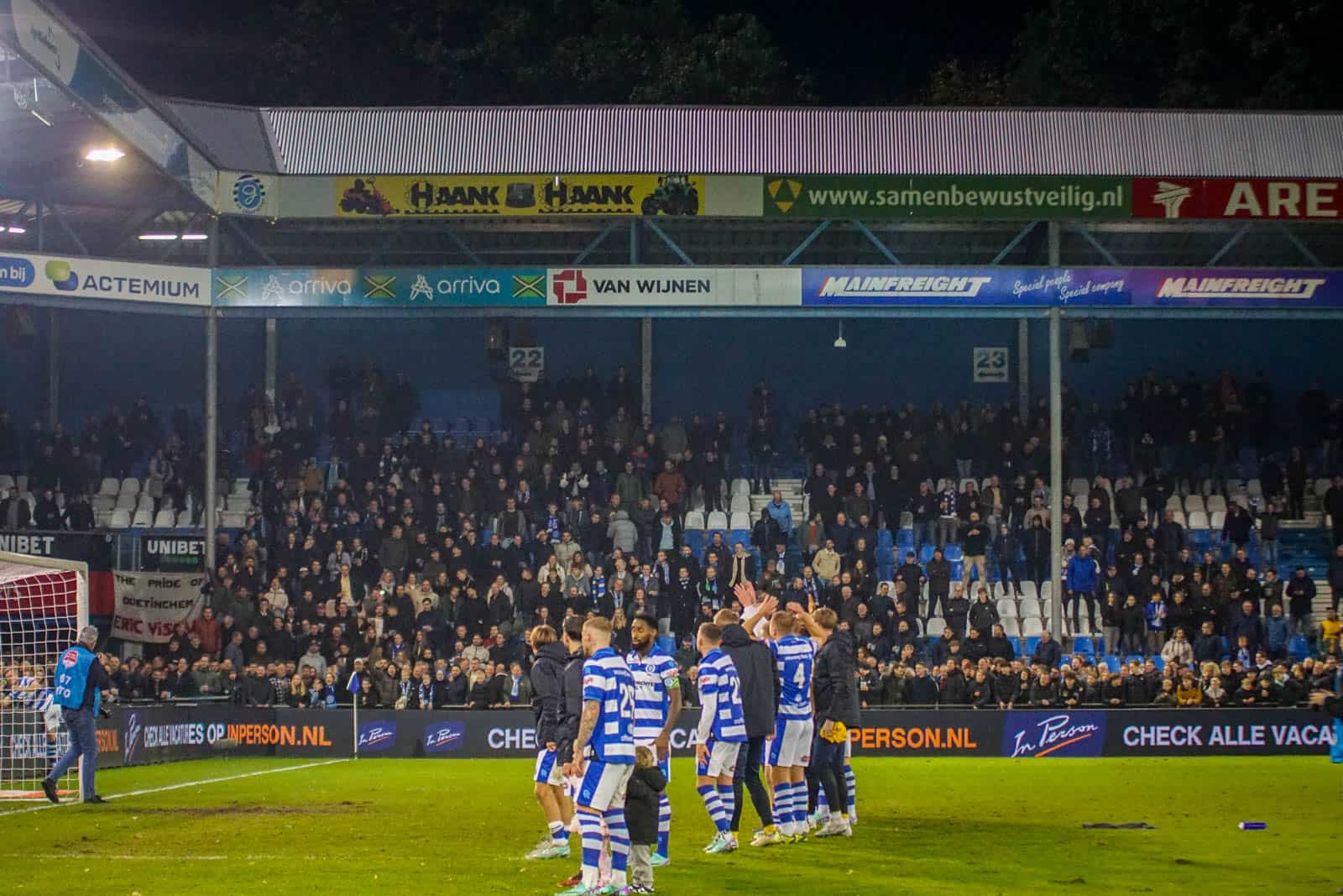 30 jaar vriendschap NAC & Lokeren: chaotische avond in Doetinchem
